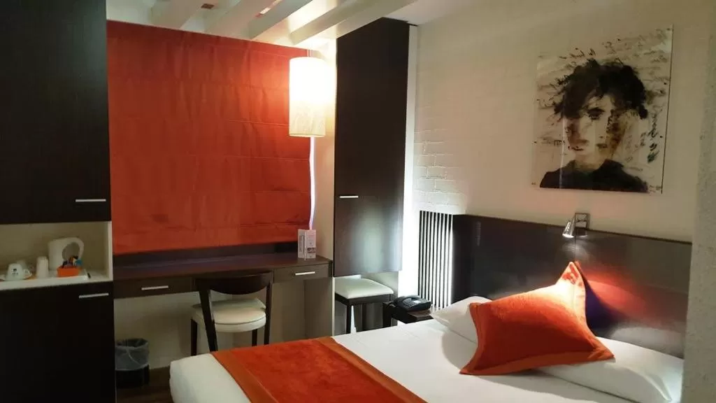 Standard Twin Room in Hotel Europole