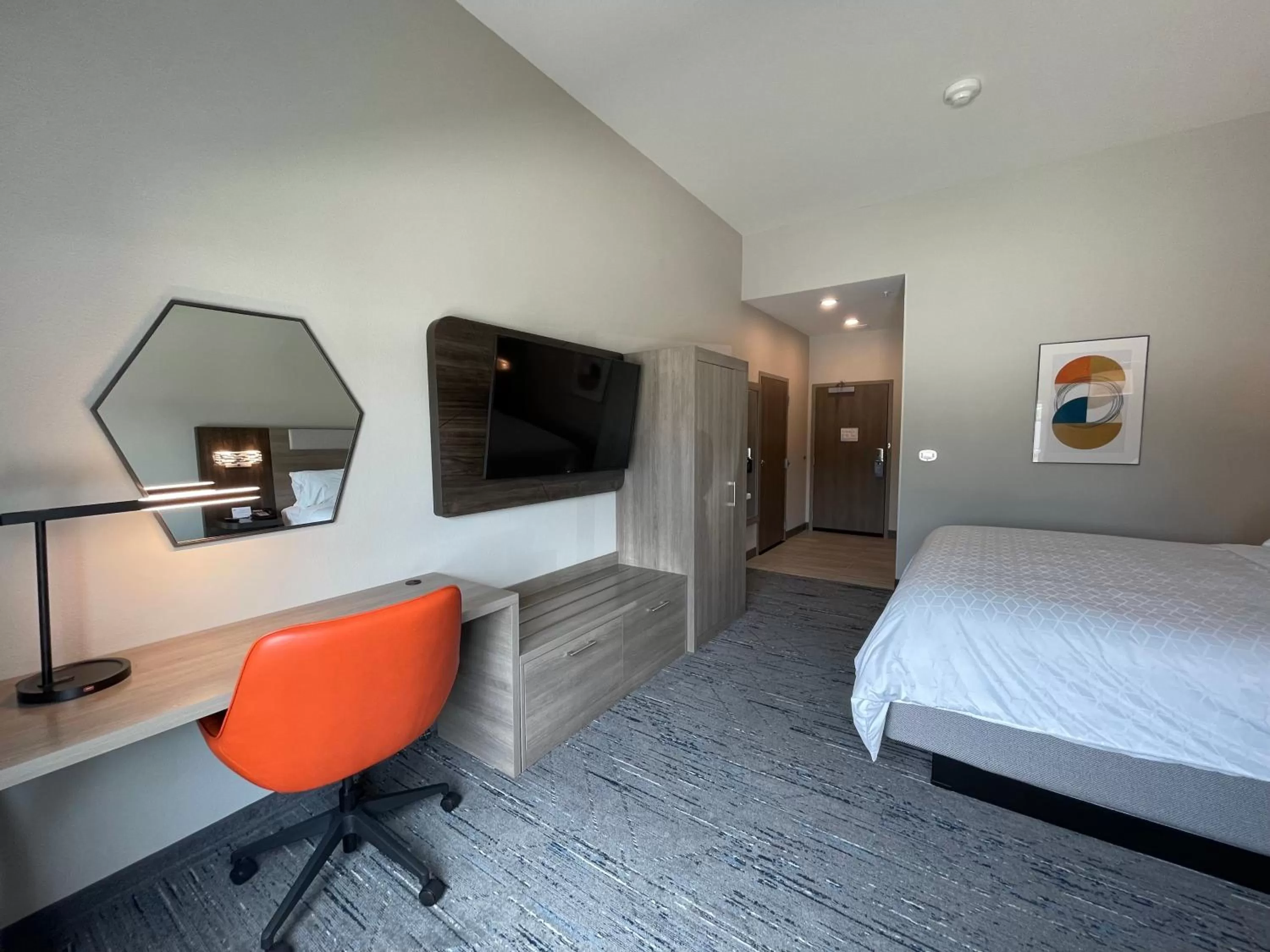 King Room - Hearing Accessible - Roll-in Shower in Holiday Inn Express & Suites - Ft. Smith - Airport by IHG