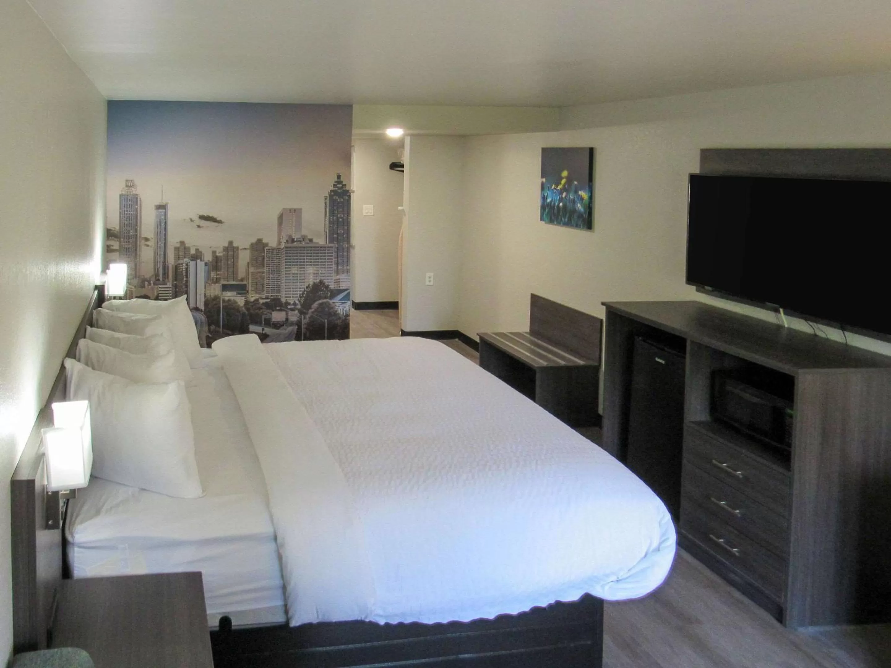 King Suite - Accessible/Non Smoking in Clarion Pointe McDonough