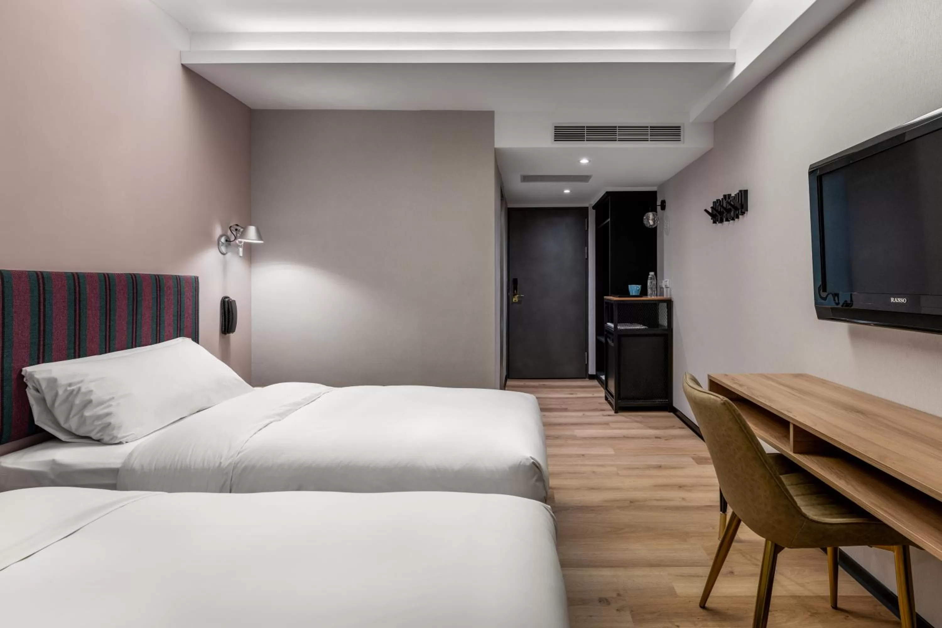 Standard Twin Room in River Inn Kenting