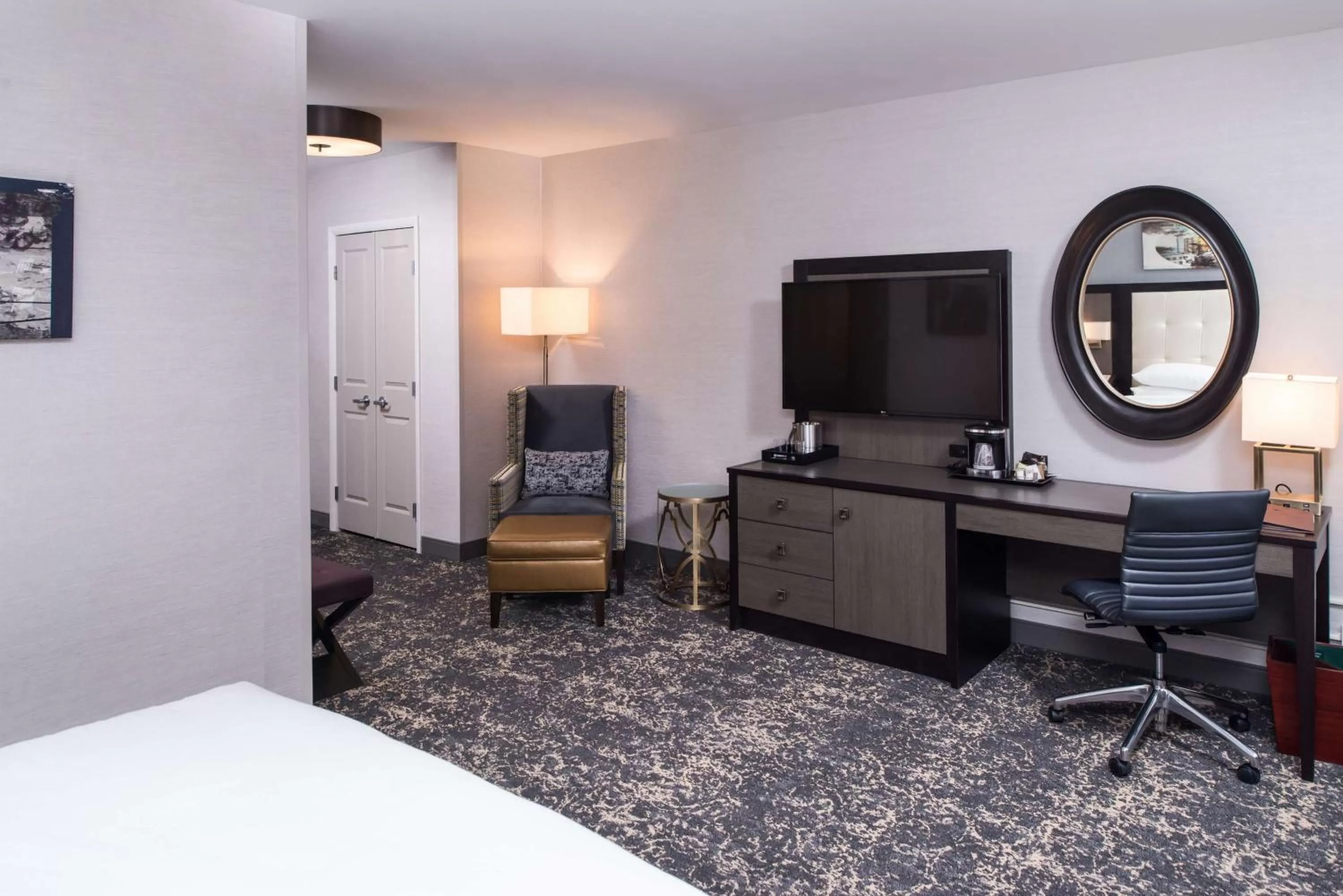 Queen Room with Roll-In Shower - Mobility and Hearing Access in DoubleTree by Hilton Utica