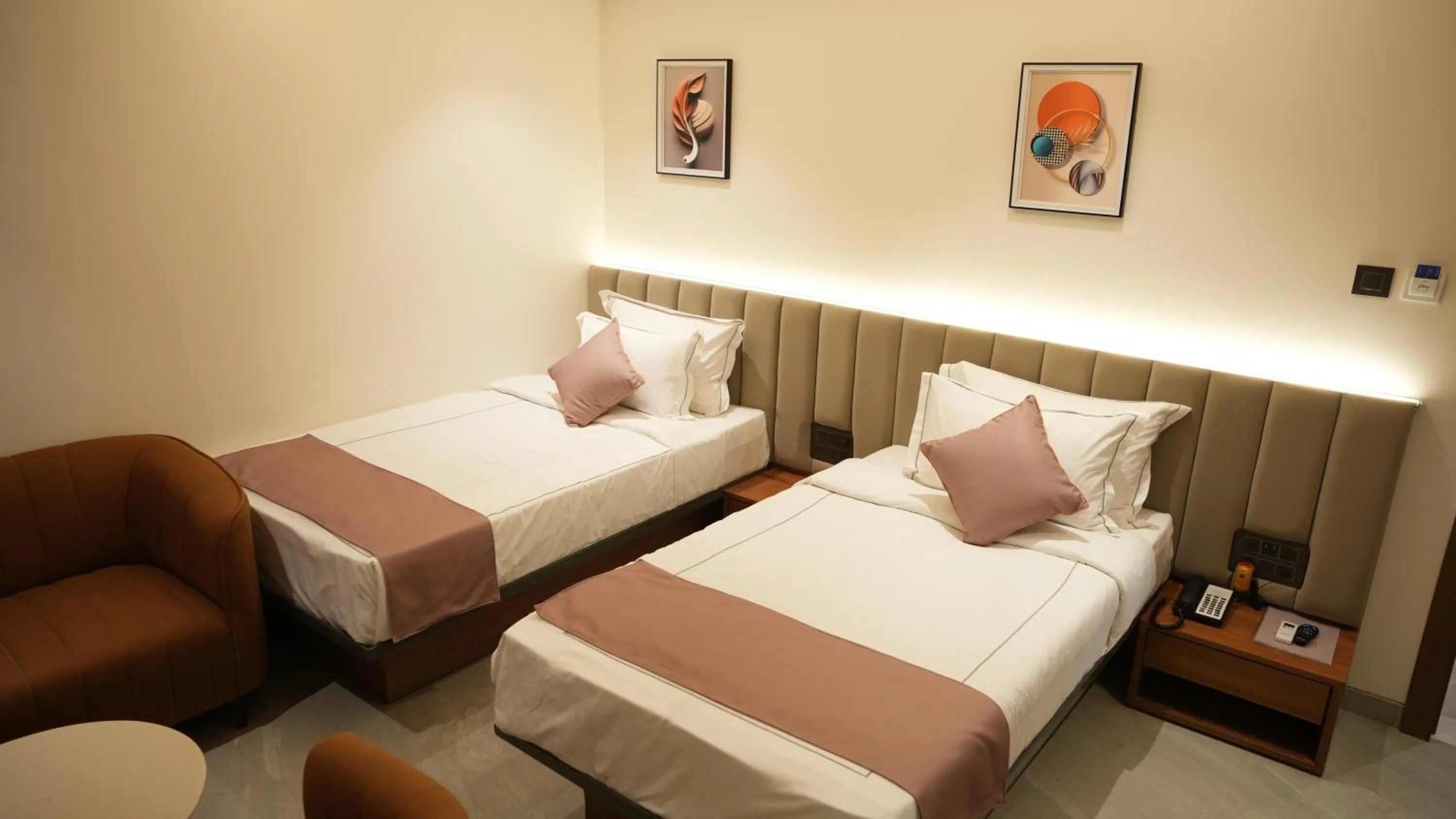 Deluxe Twin Room in Jivanta Hotel [Shirdi]