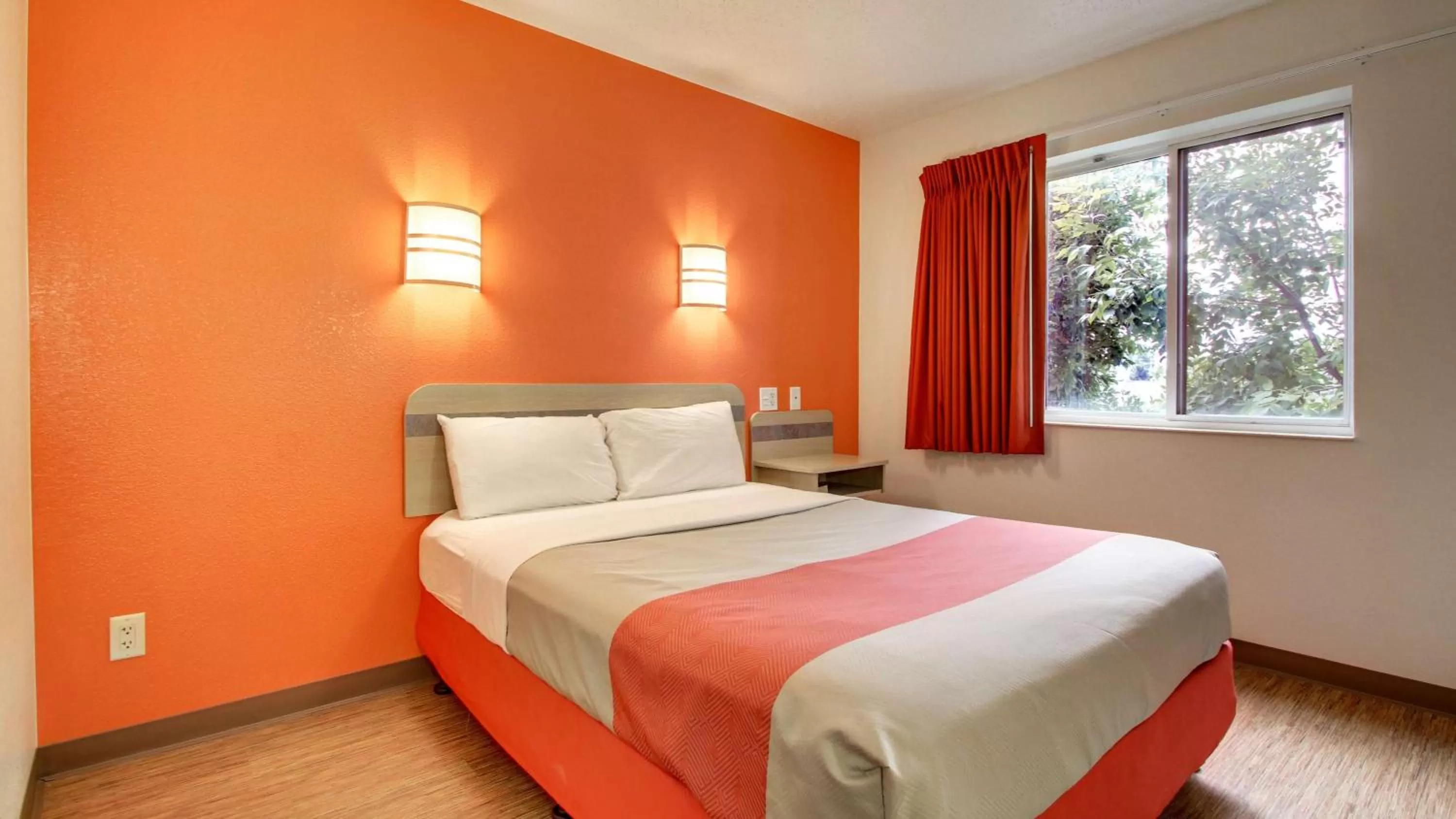 Double Room - Disability Access - Smoking in Motel 6-Springfield, IL I-55 I-72