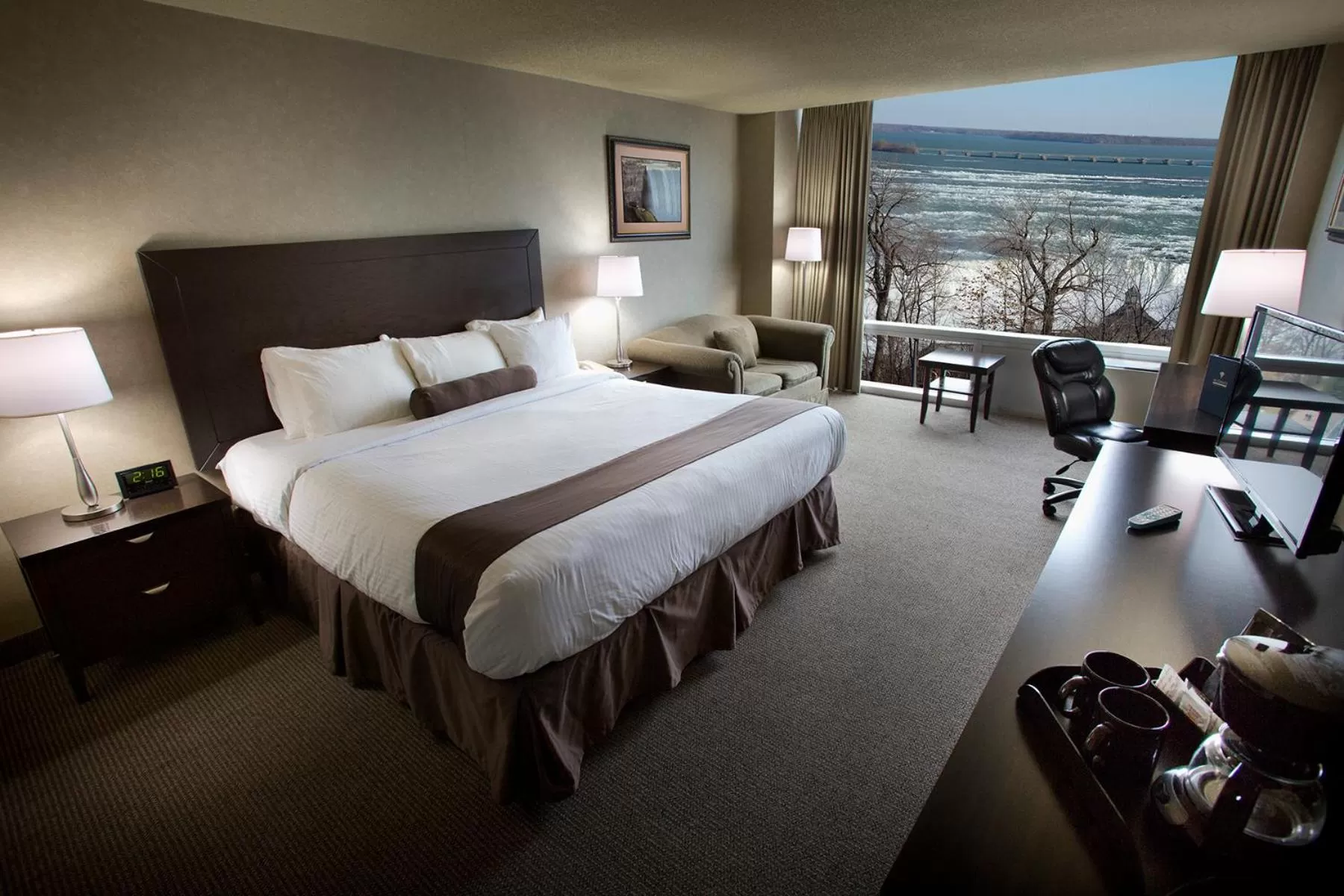 Tower Room Premium Falls View Two-Bedroom Suite  in The Oakes Hotel Overlooking the Falls