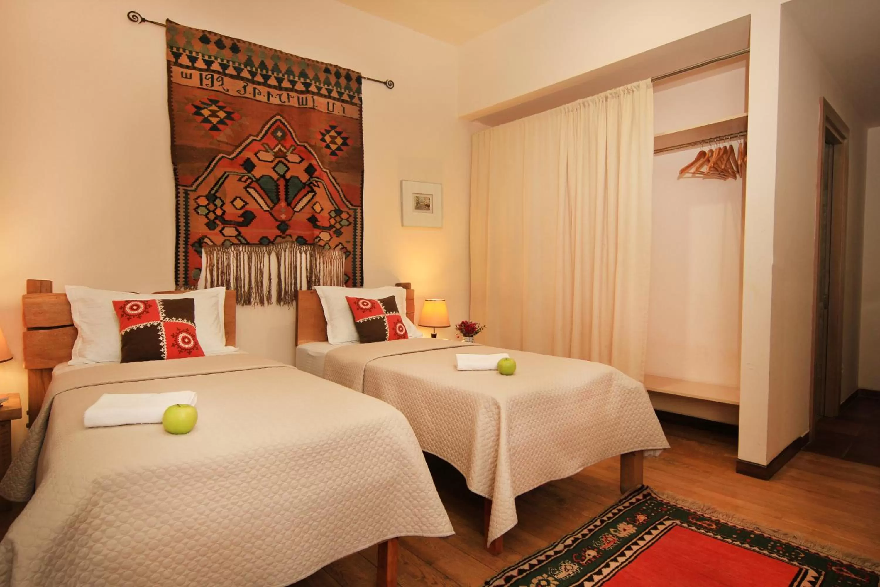 Budget Twin Room in Silk Road Hotel