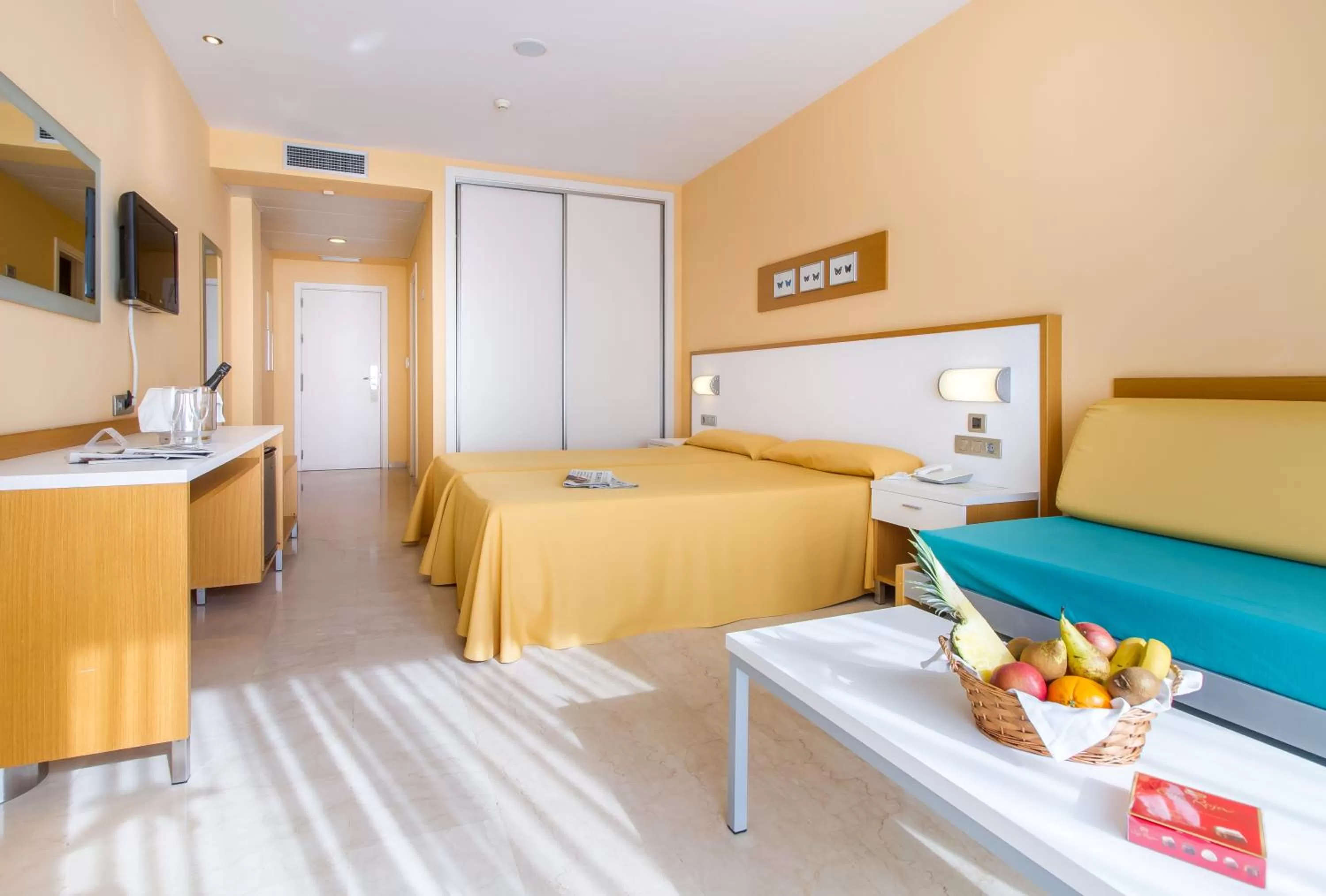 Quadruple Room with Pool View (2 Adults + 2 Children) in Hotel Mediterraneo