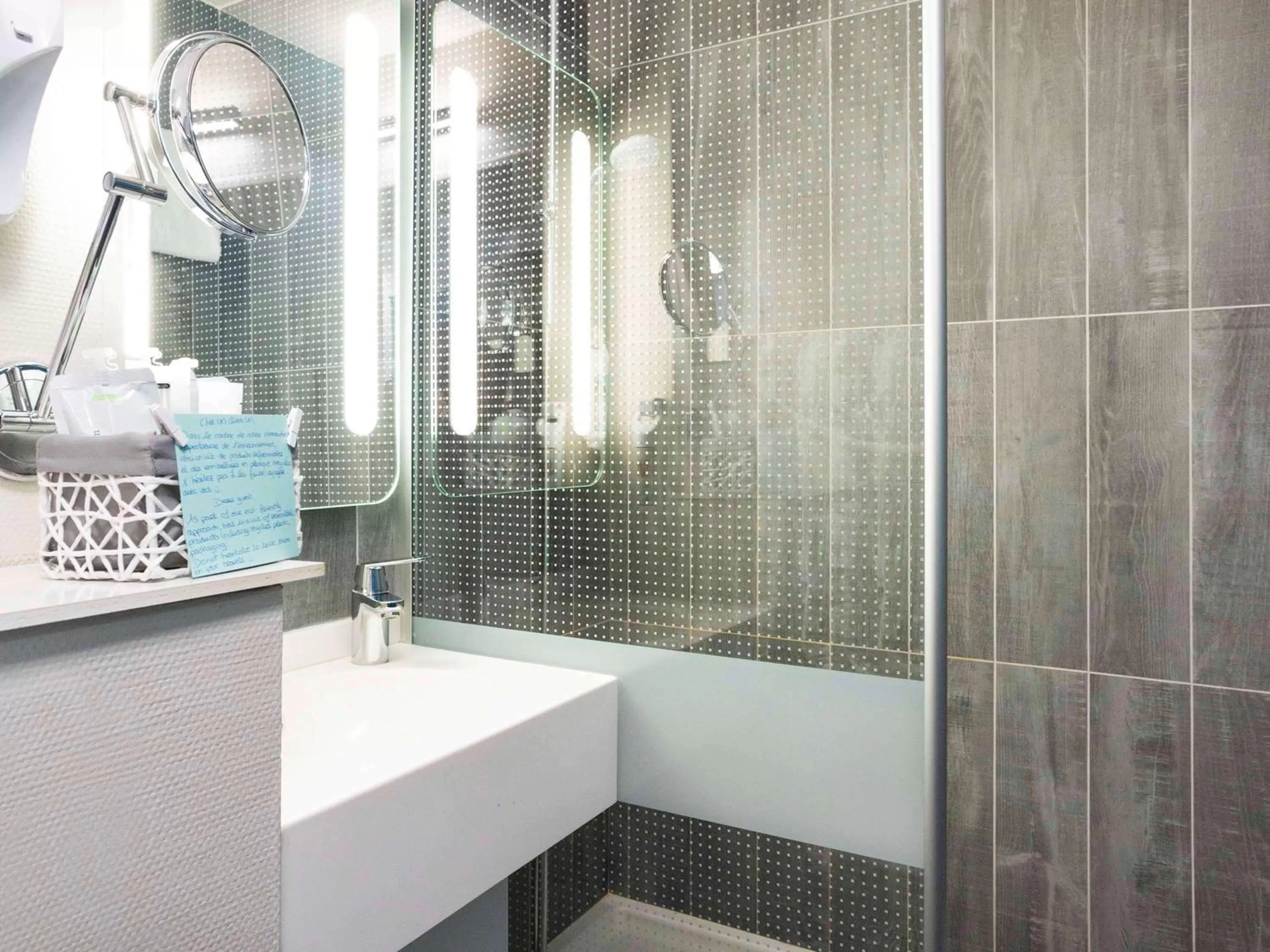 Superior Double Room in ibis Bordeaux Mérignac