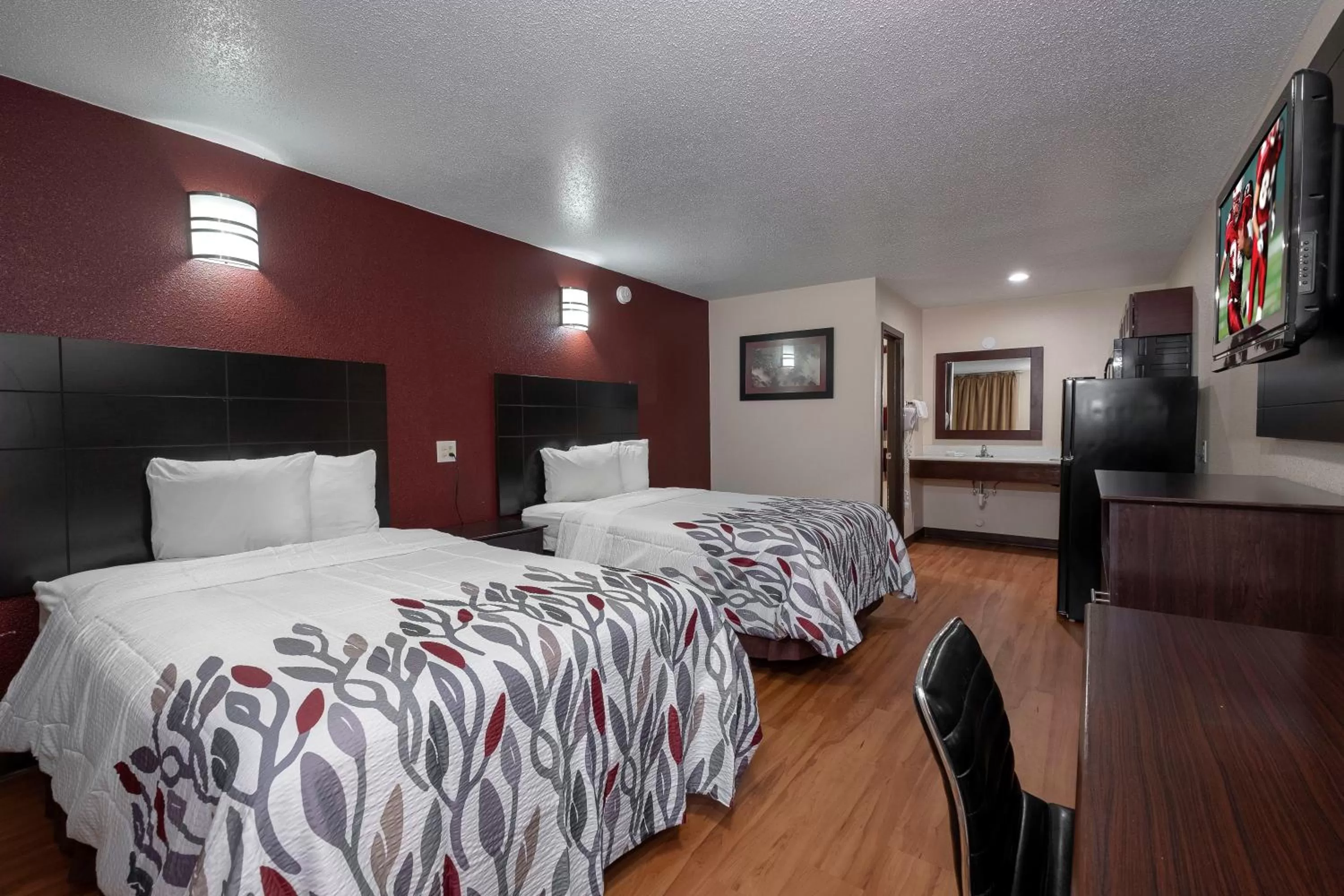 Deluxe Room with Two Double Beds with Kitchen Non-Smoking in Red Roof Inn Morgan City