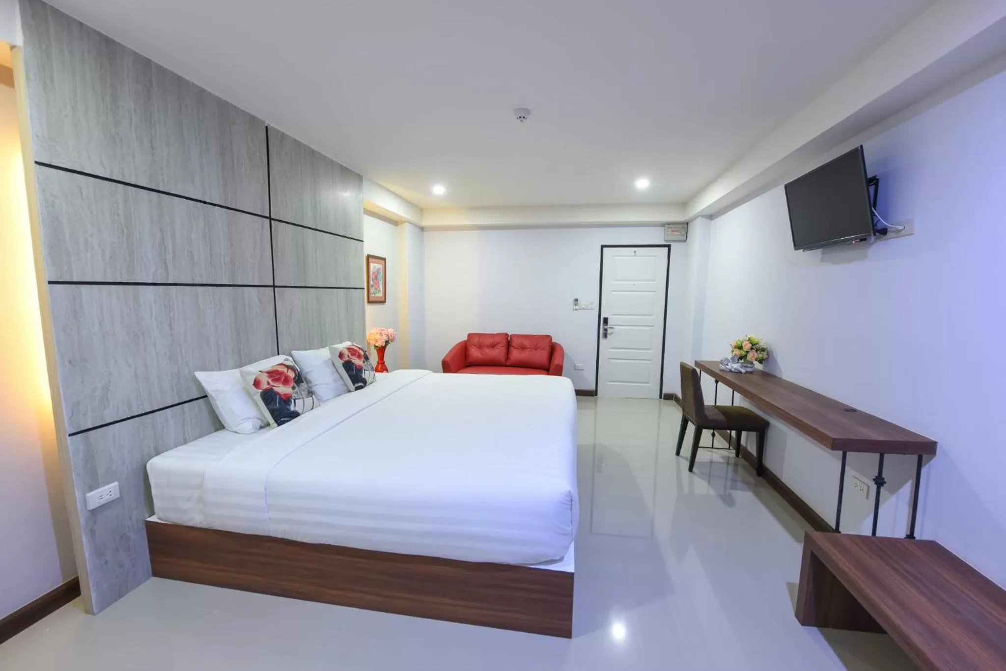 Deluxe King Room in Wish Hotel Ubon