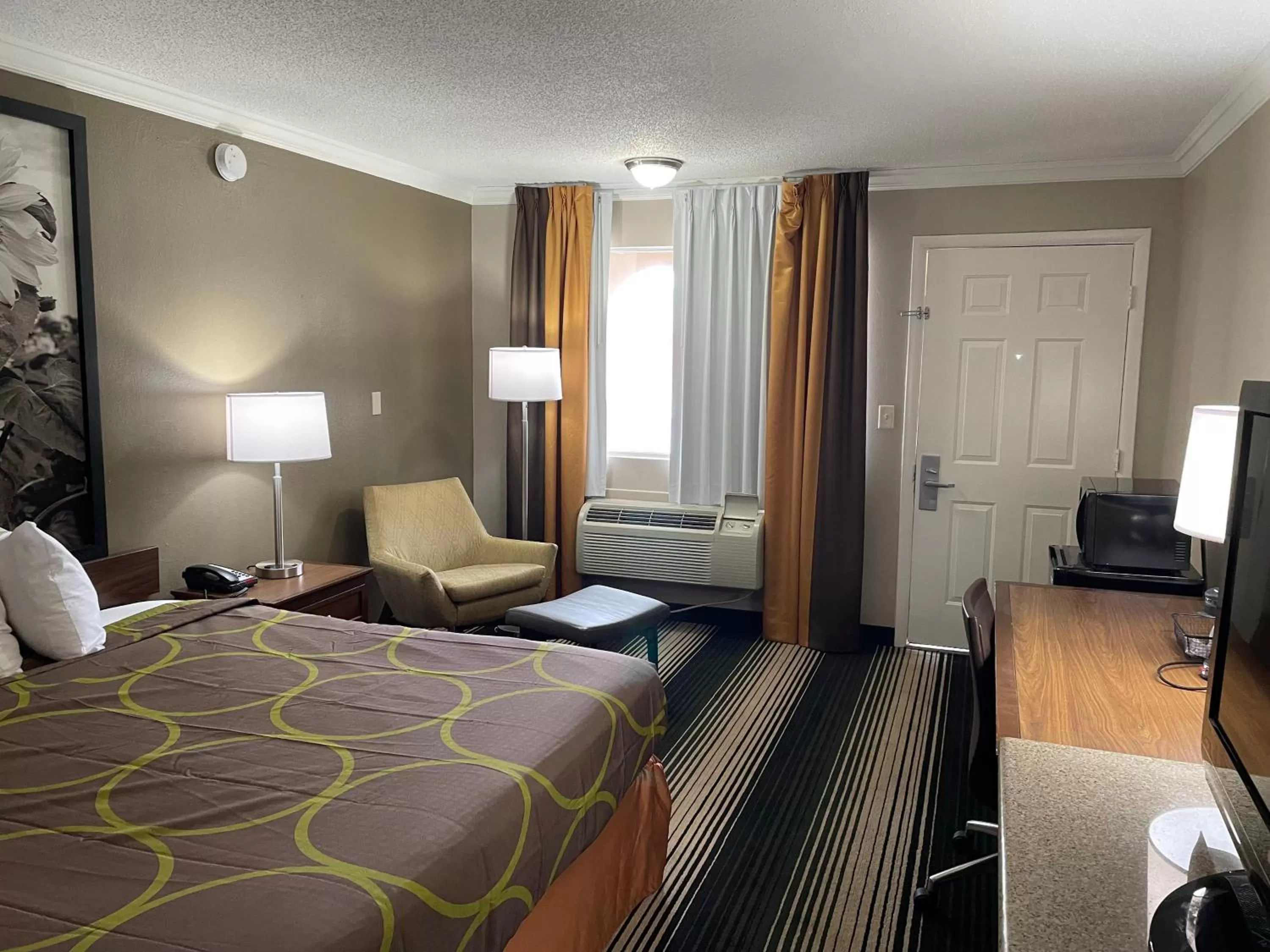 King Room - Non-Smoking in Super 8 by Wyndham Junction City