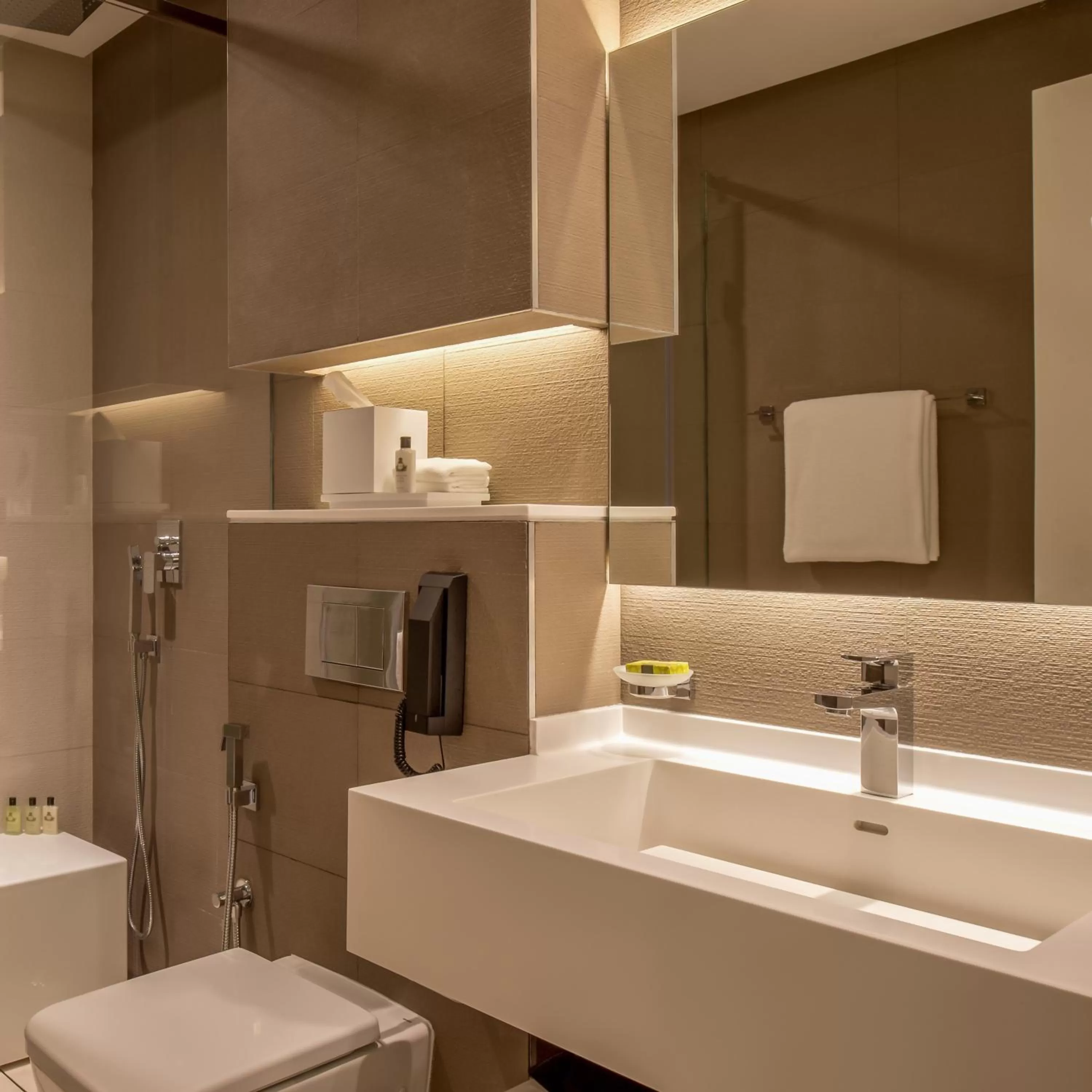 One Kingbed Cozy Room with Marina View and Balcony in InterContinental Dubai Marina by IHG