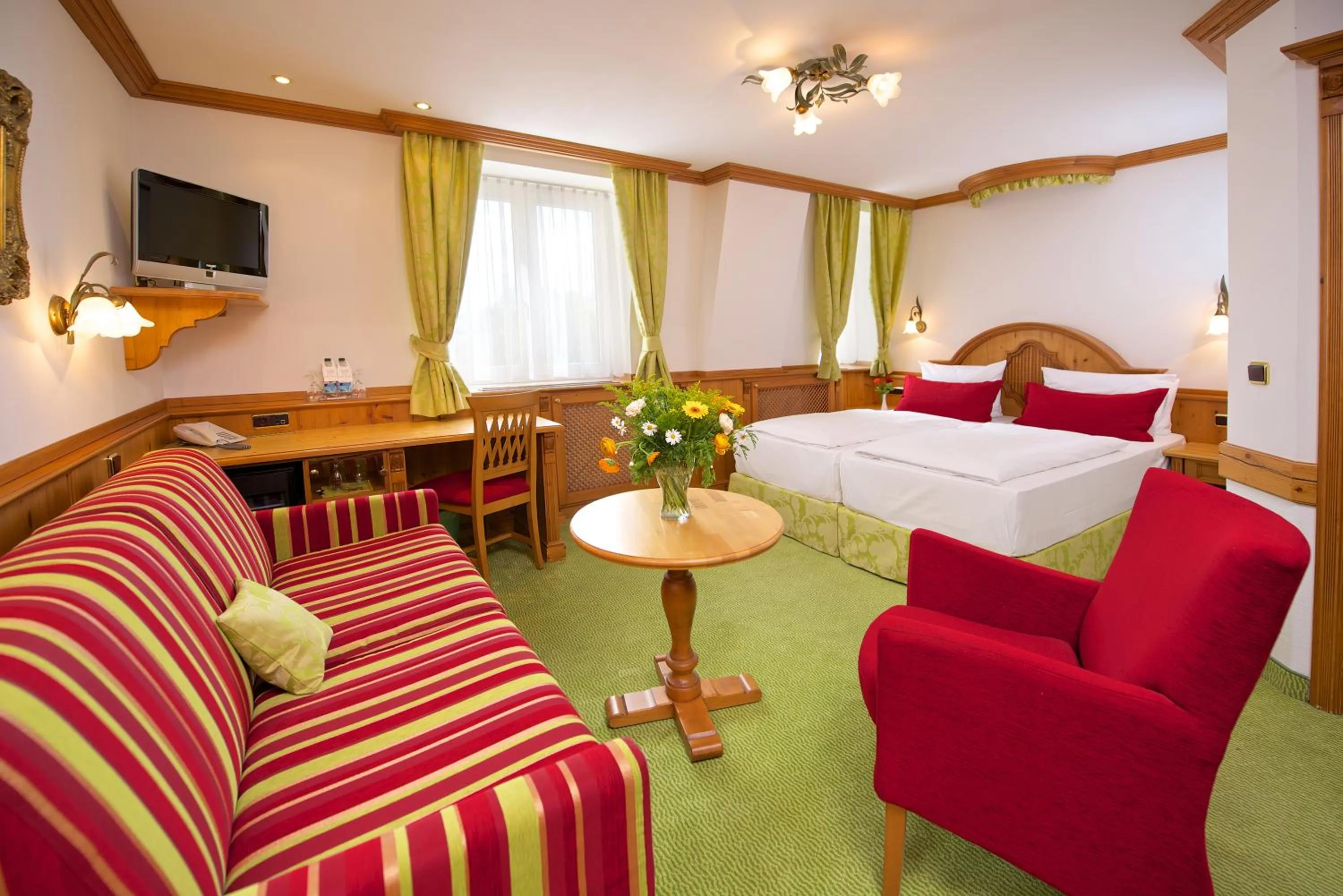 Junior Suite with Street View in Park Hotel Laim