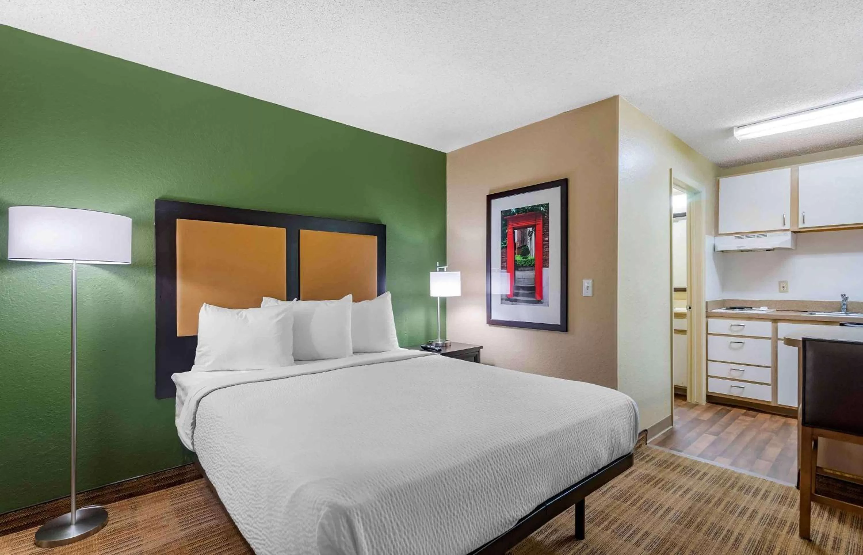 Queen Studio - Non-Smoking in Extended Stay America Select Suites - Tampa - Brandon