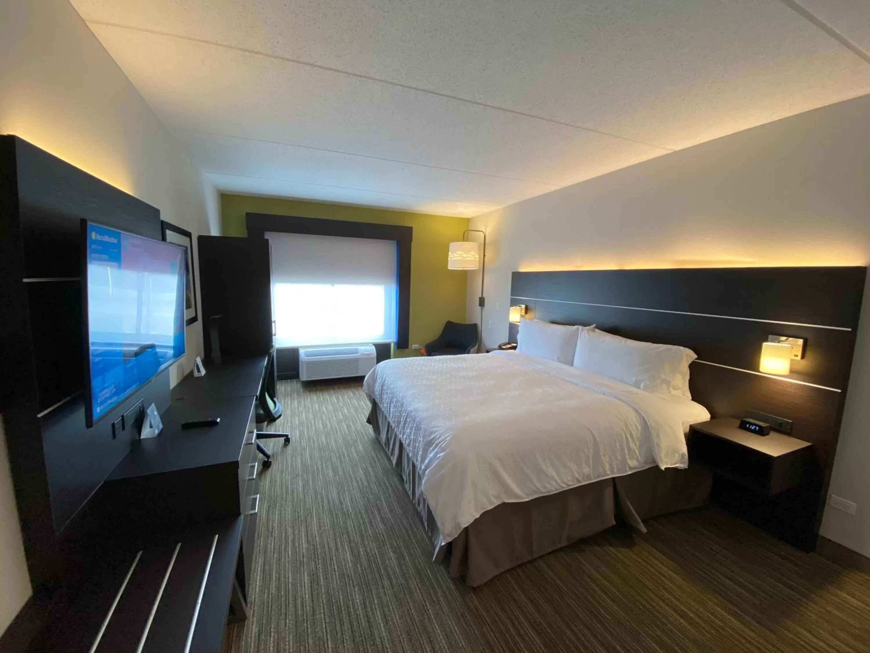 King Room - Mobility Access/Hearing Accessible in Holiday Inn Express & Suites - Prospect Heights, an IHG Hotel