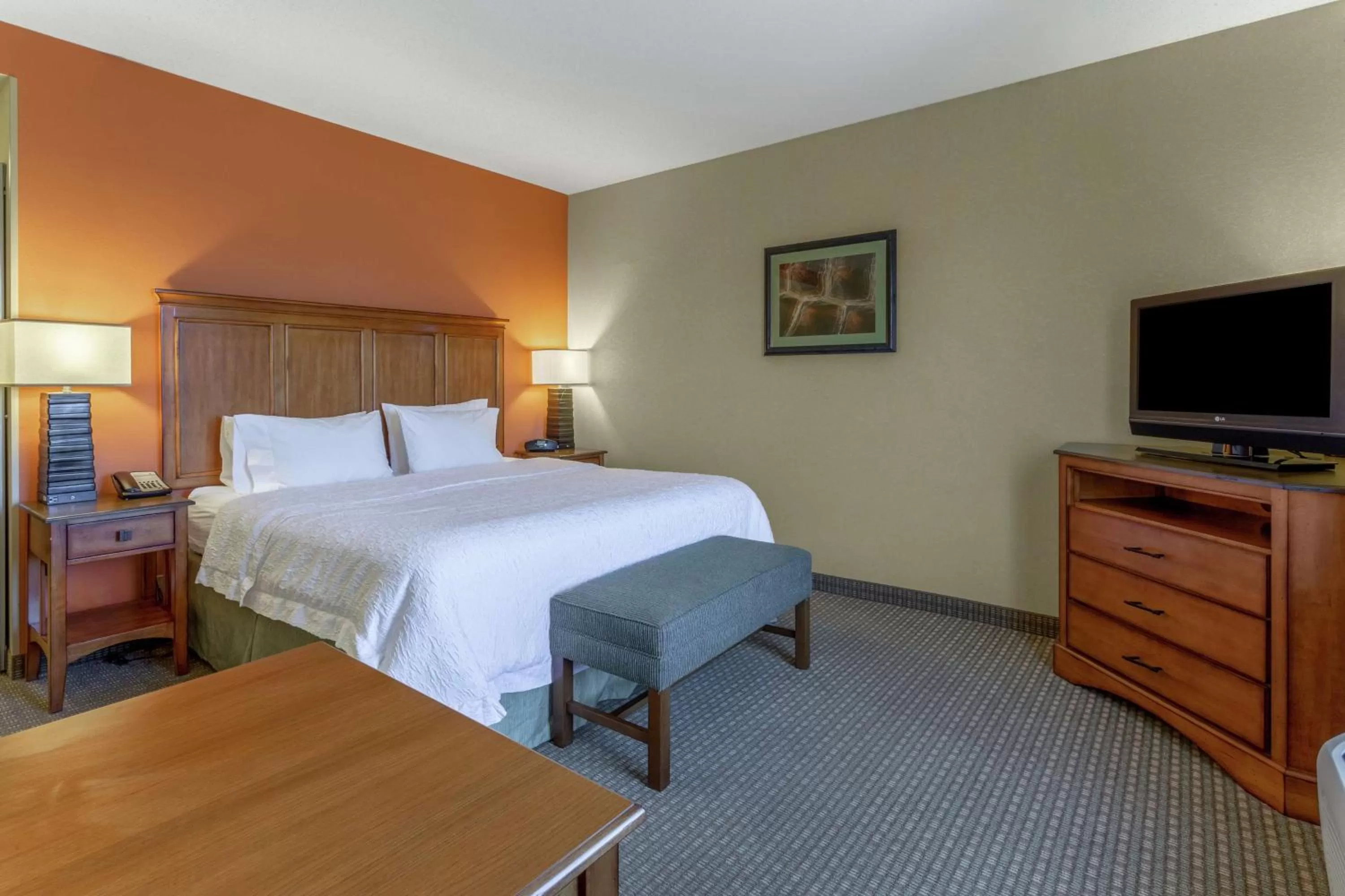 Bedroom, Bed in Hampton Inn Okeechobee - Lake Okeechobee
