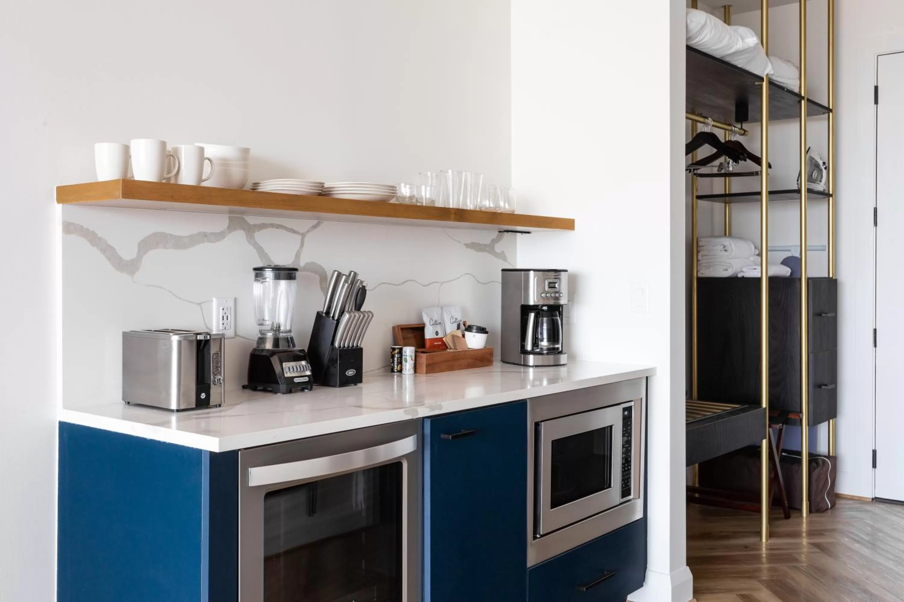 King Studio (Self Check-in with Virtual Front Desk) in Mint House Dallas Downtown By Kasa