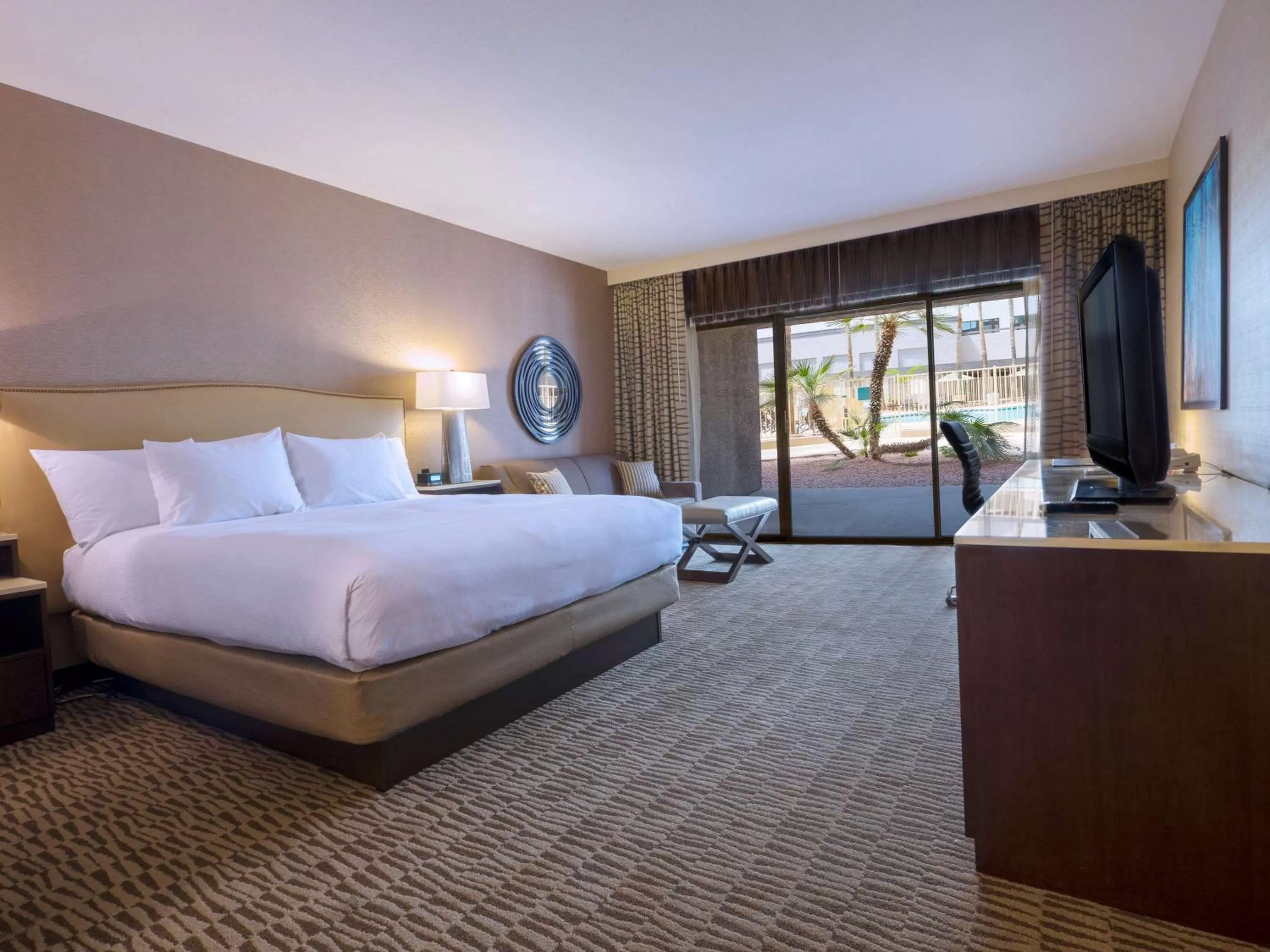 One-Bedroom King Suite in Hilton Phoenix Airport