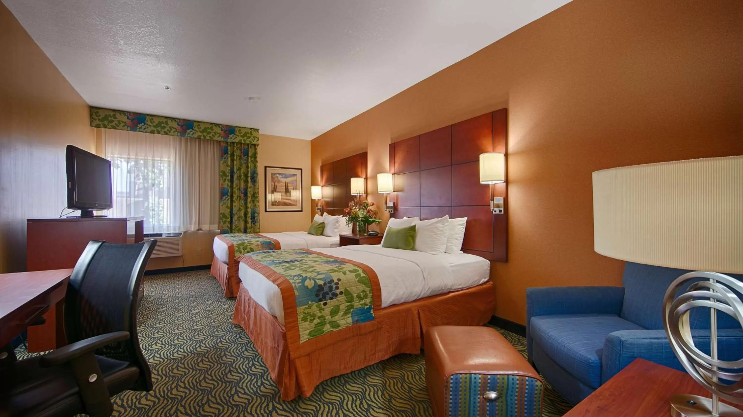 Queen Room - Disability Access/Roll-in Shower in Best Western PLUS Fresno Inn