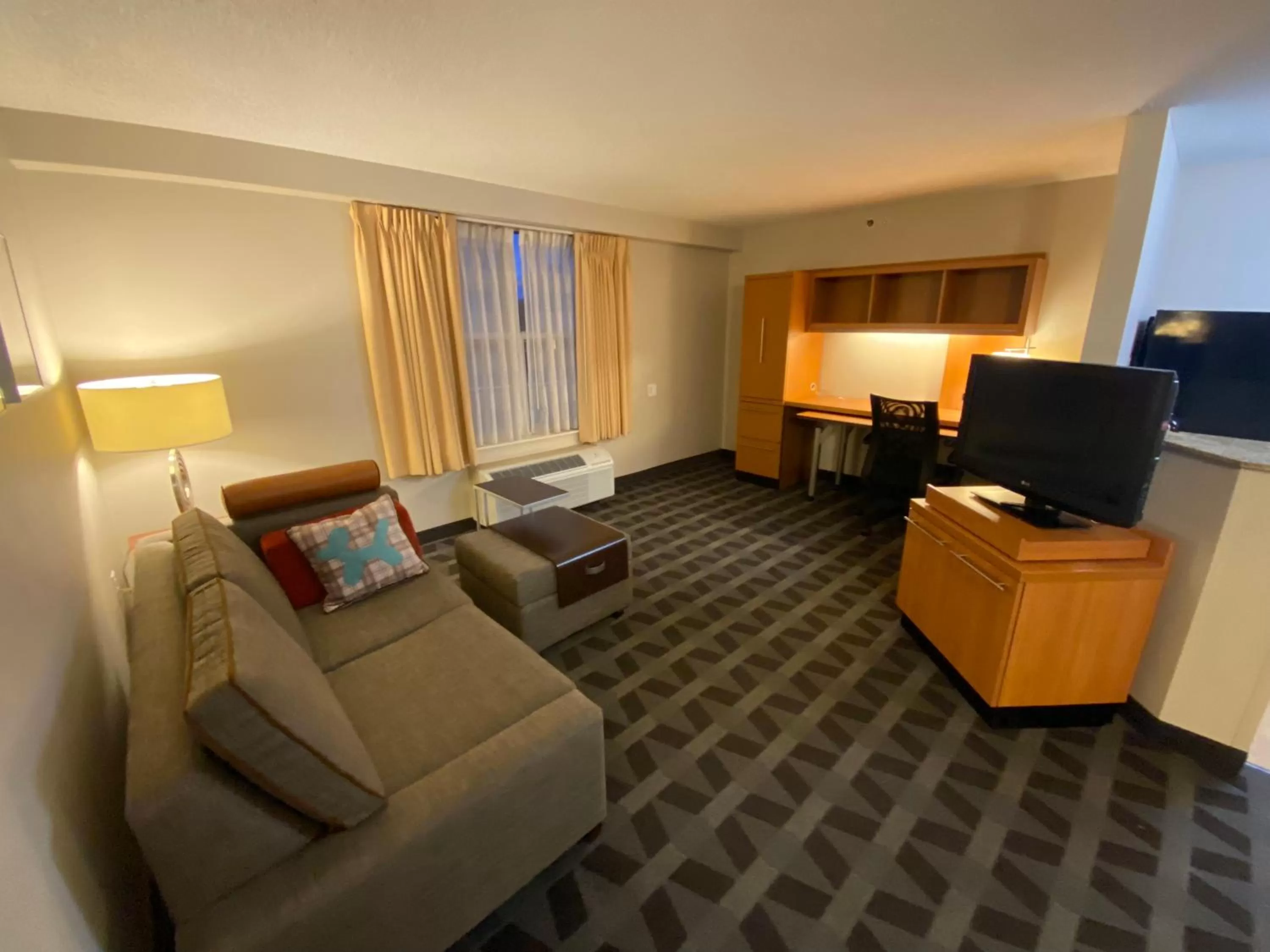 Superior Queen Suite - Non-Smoking in MainStay Suites Middleburg Heights Cleveland Airport