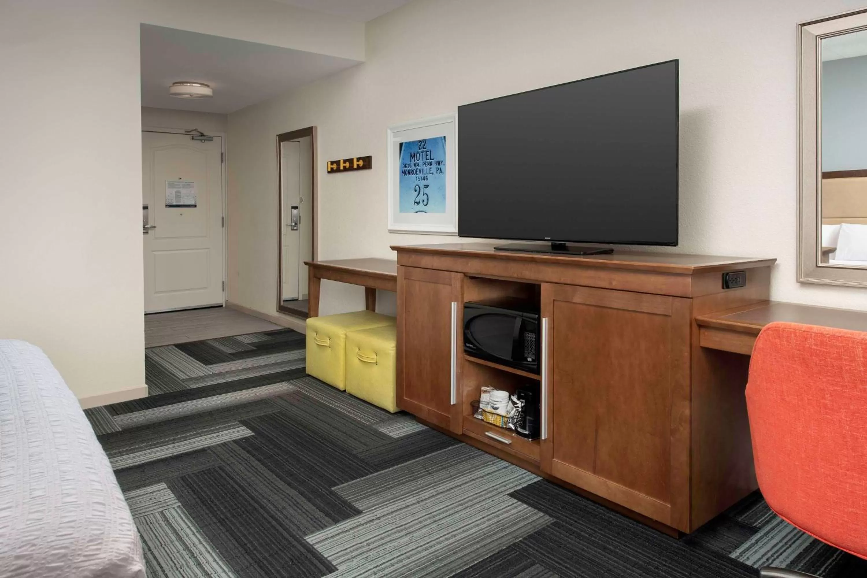 King Room - Disability Access/Hearing Accessible in Hampton Inn Pittsburgh-Monroeville