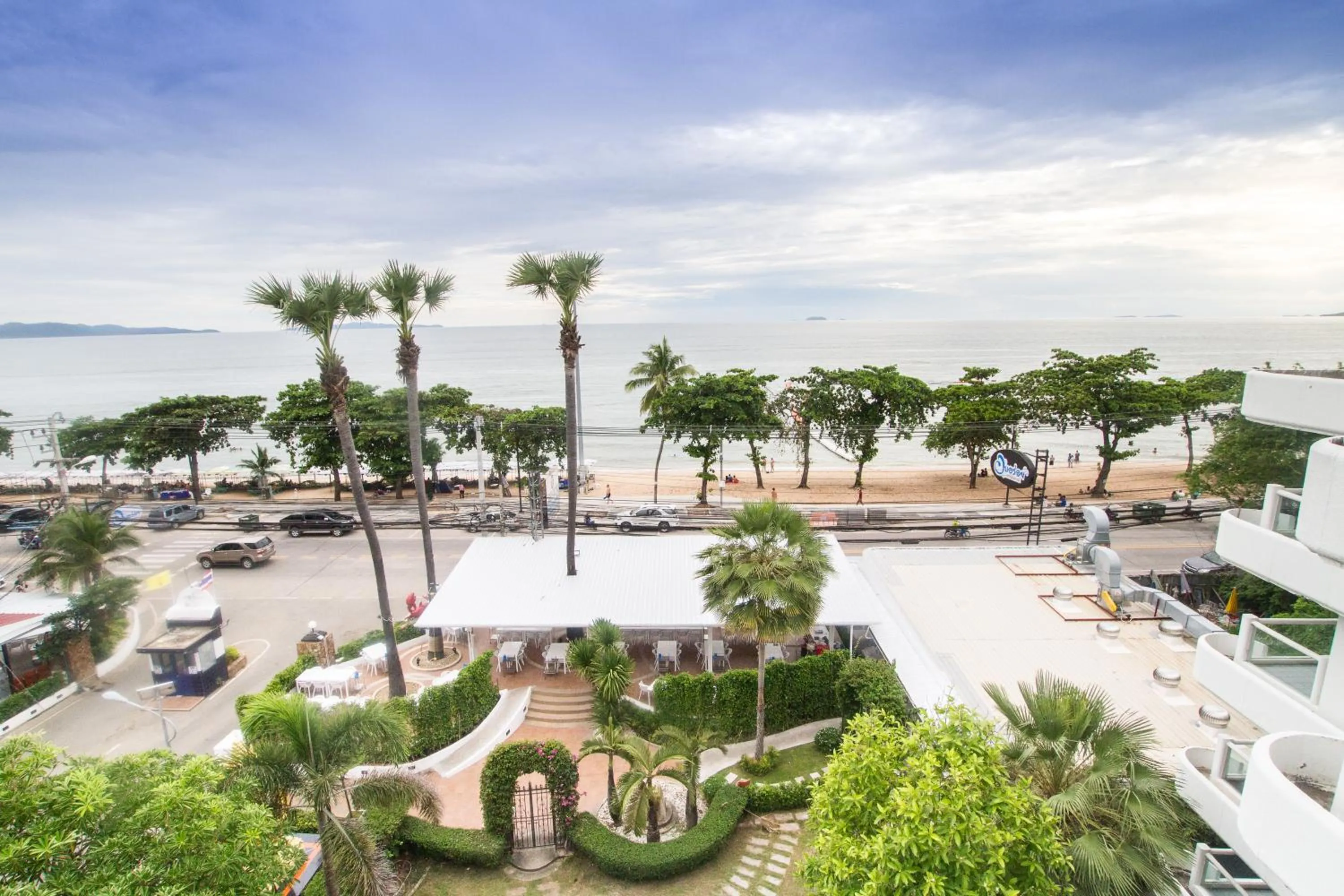 Family  Two-Bedroom with Sea View in Villa Navin