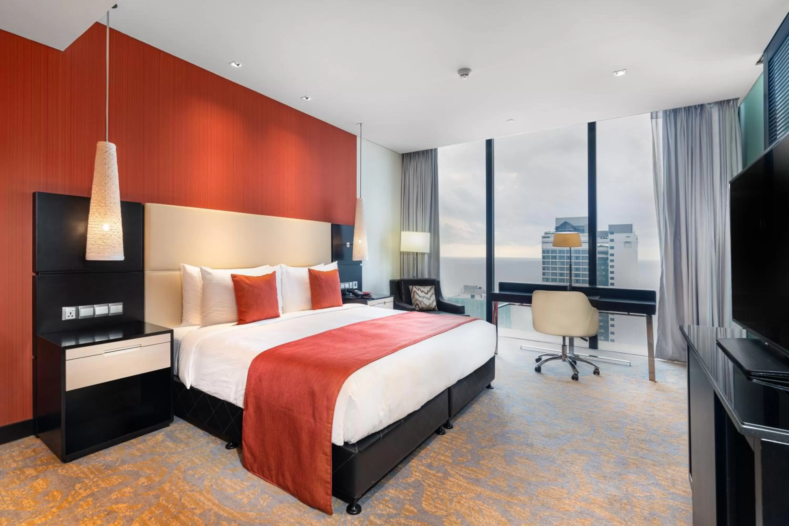 Superior King Room with Ocean View in Movenpick Hotel Colombo