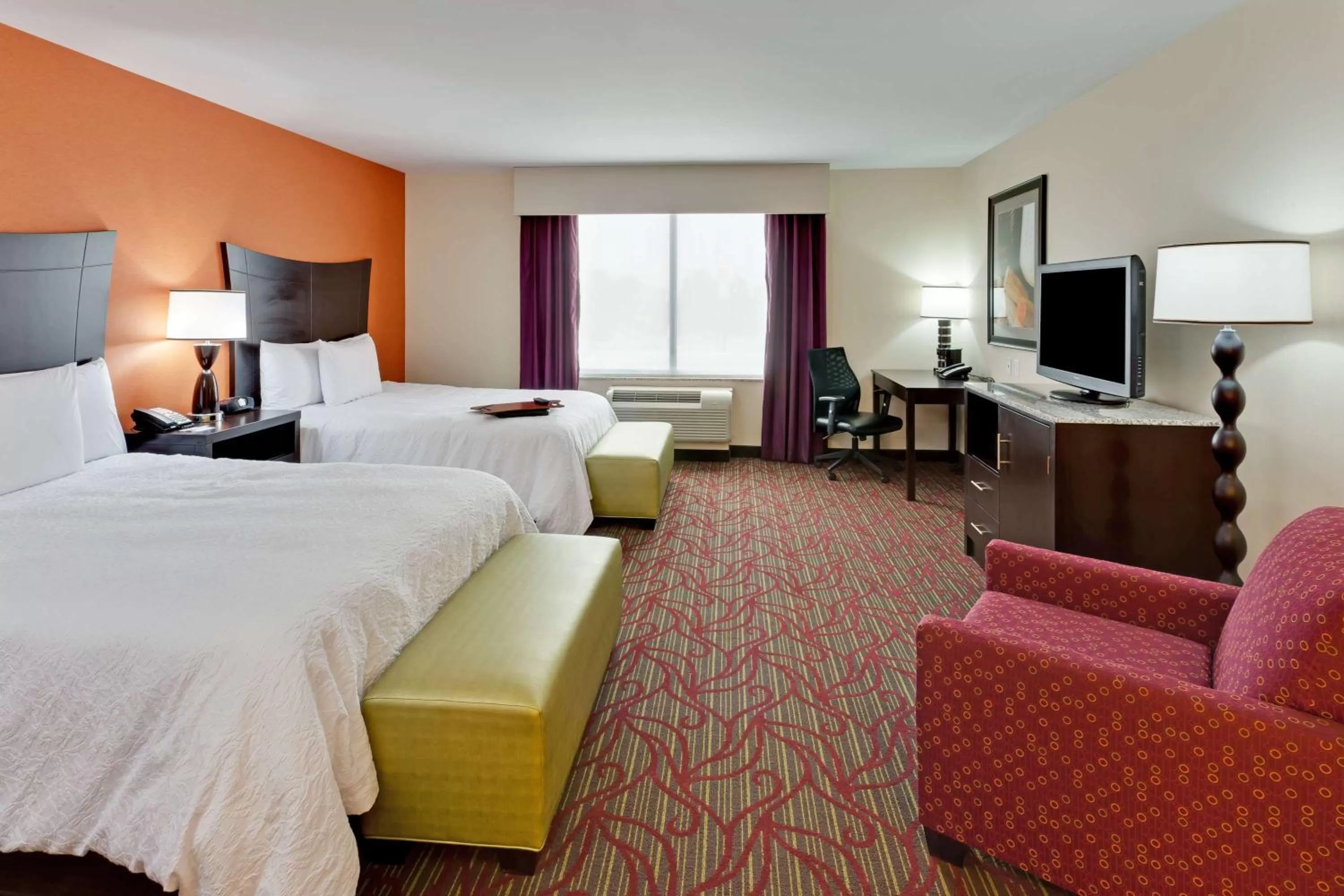 Queen Room with Two Queen Beds Hearing Accessible in Hampton Inn Seneca Falls