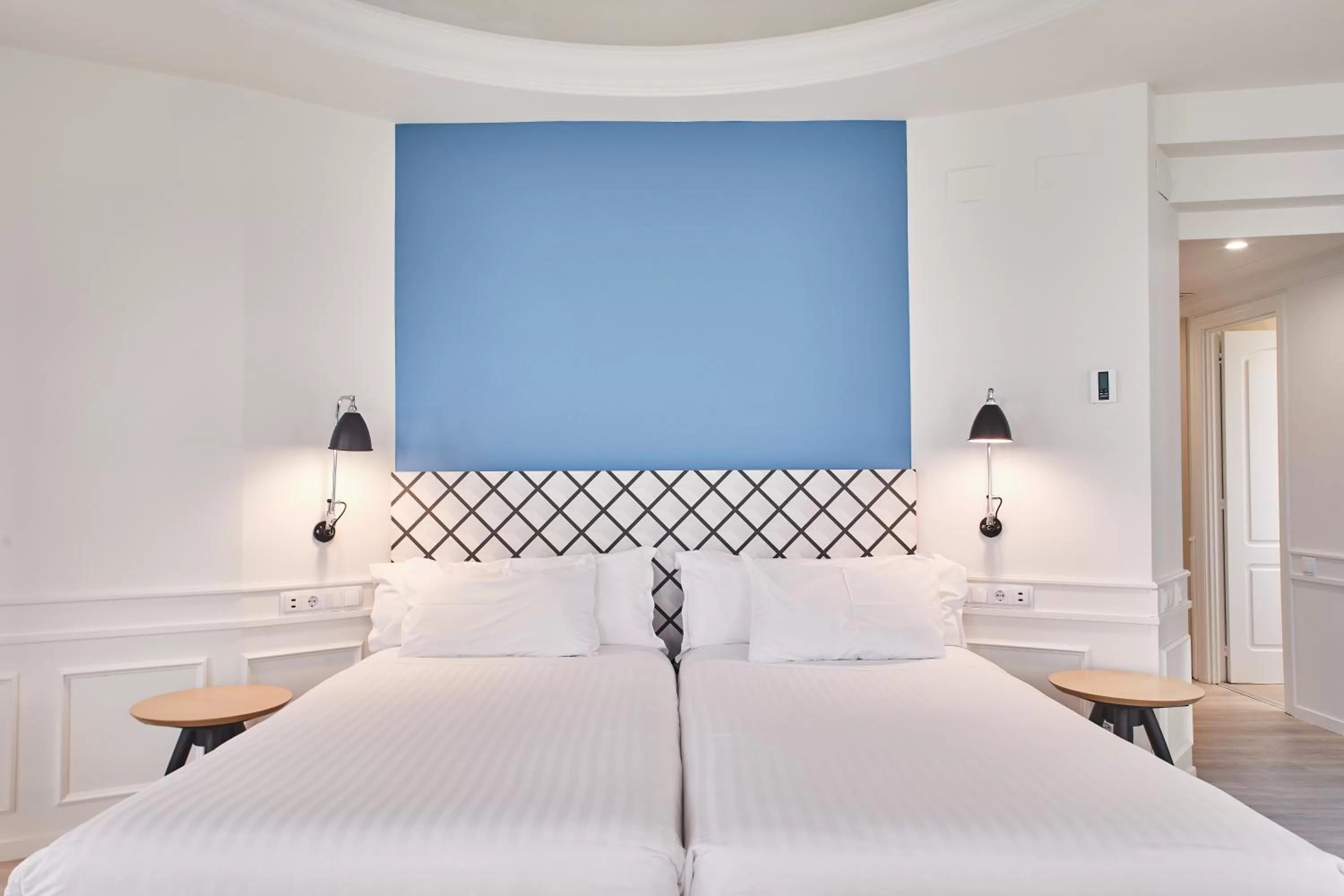 Deluxe Double or Twin Room with Sea View in Silken Río Santander