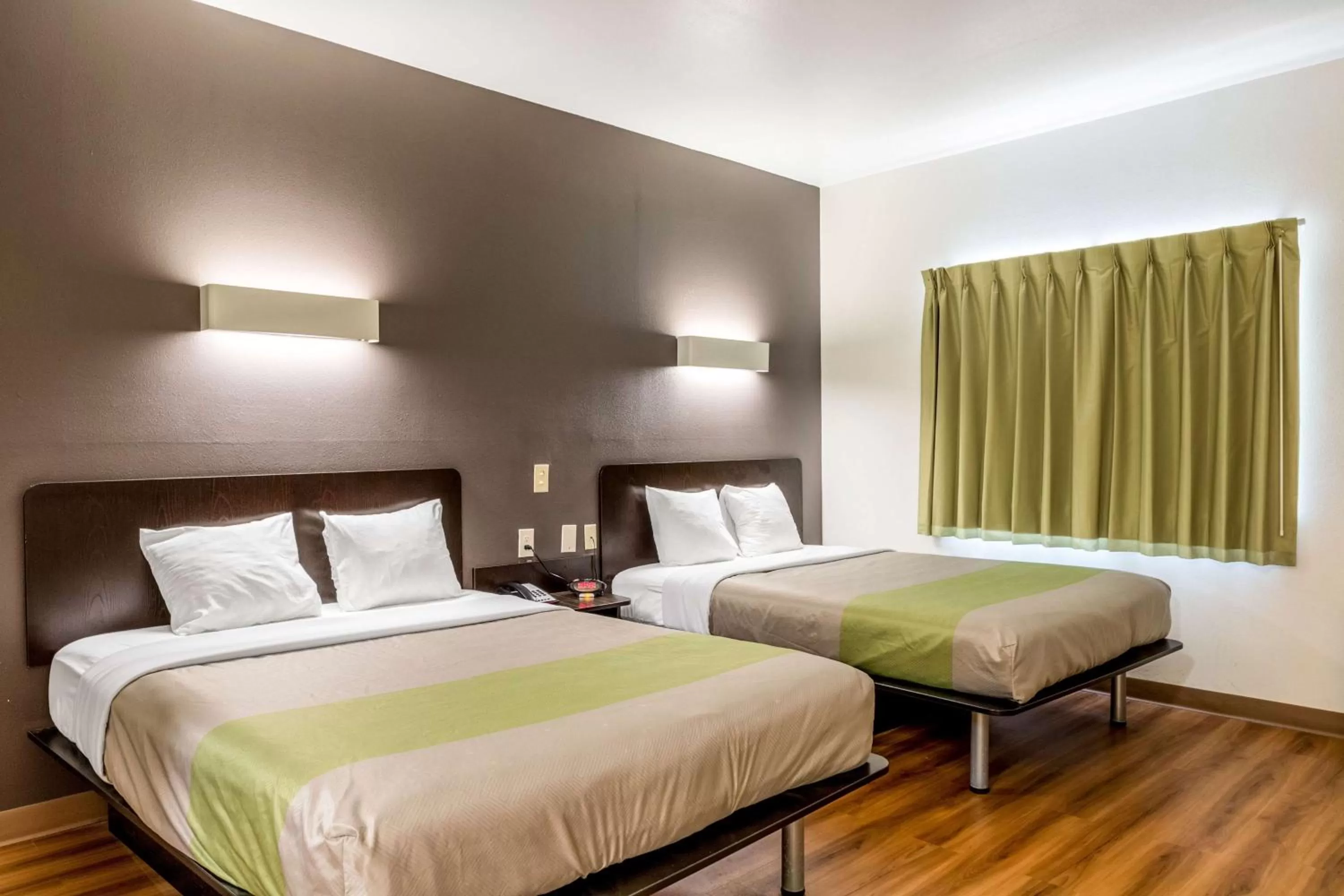 Queen Room with Two Queen Beds - Non-Smoking in Super 8 by Wyndham Kenedy