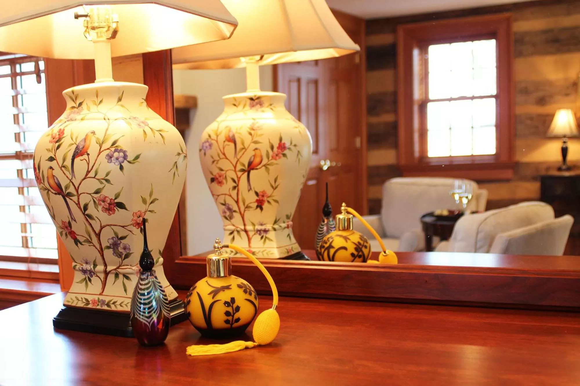 Deluxe Queen Suite in Hillbrook Inn & Spa