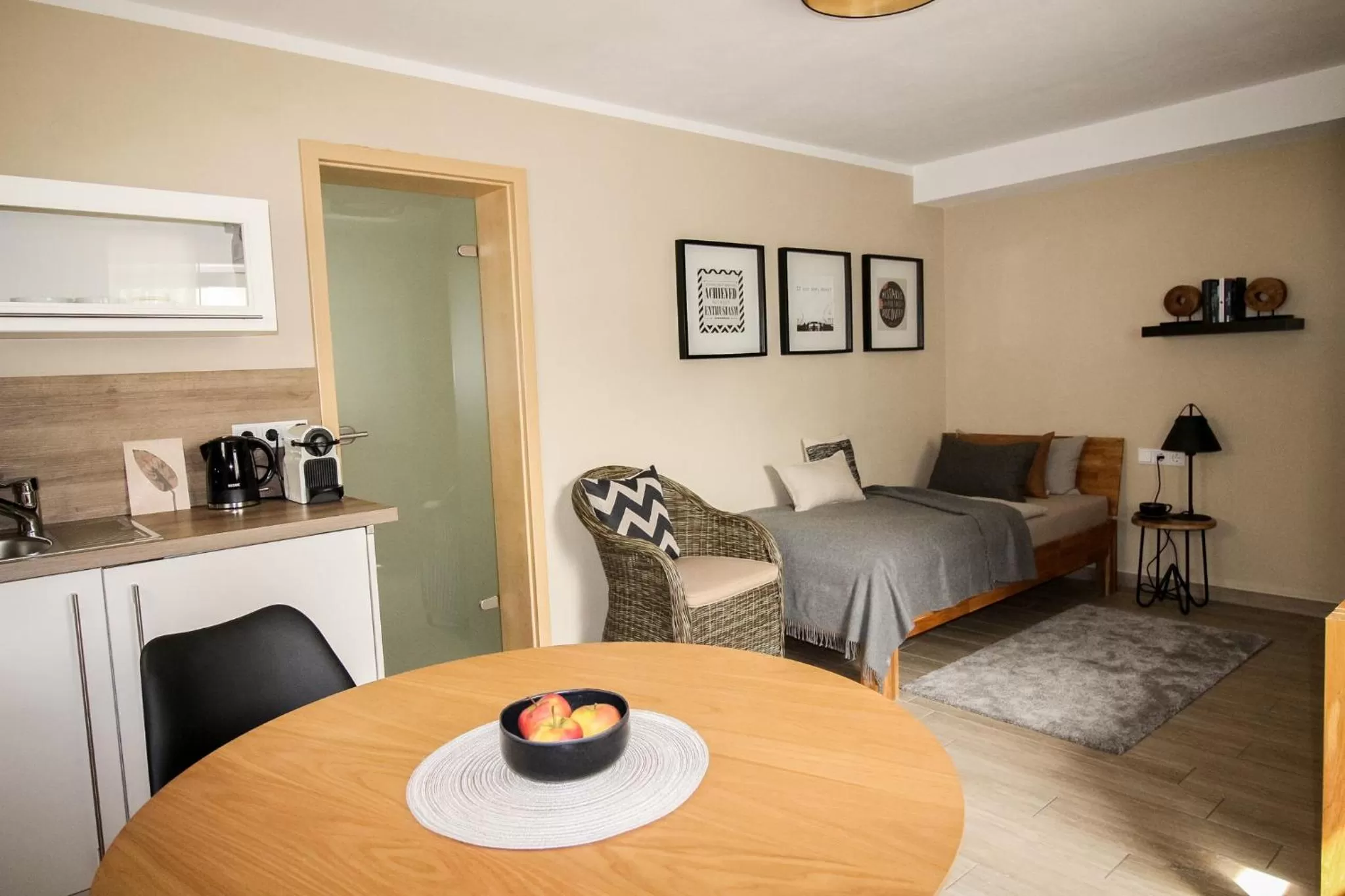 Single Room with Private Bathroom - single occupancy in Das Kornburg-Quartier