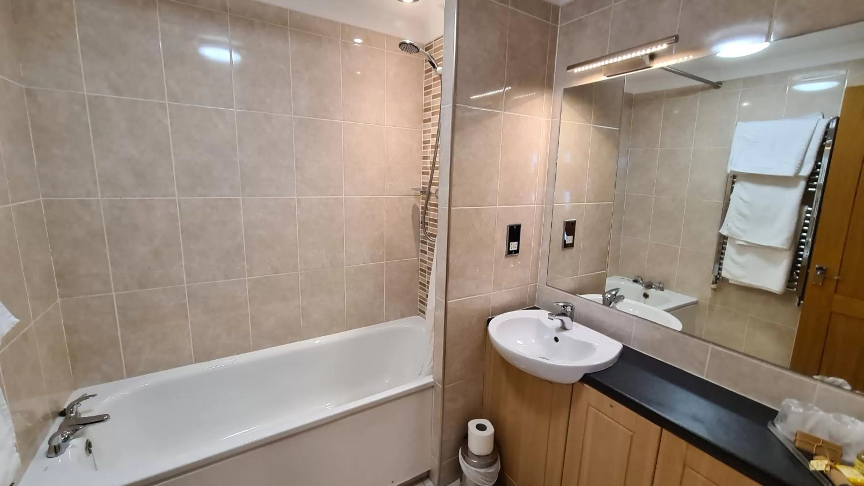 Twin Room - single occupancy in The Royal Hotel