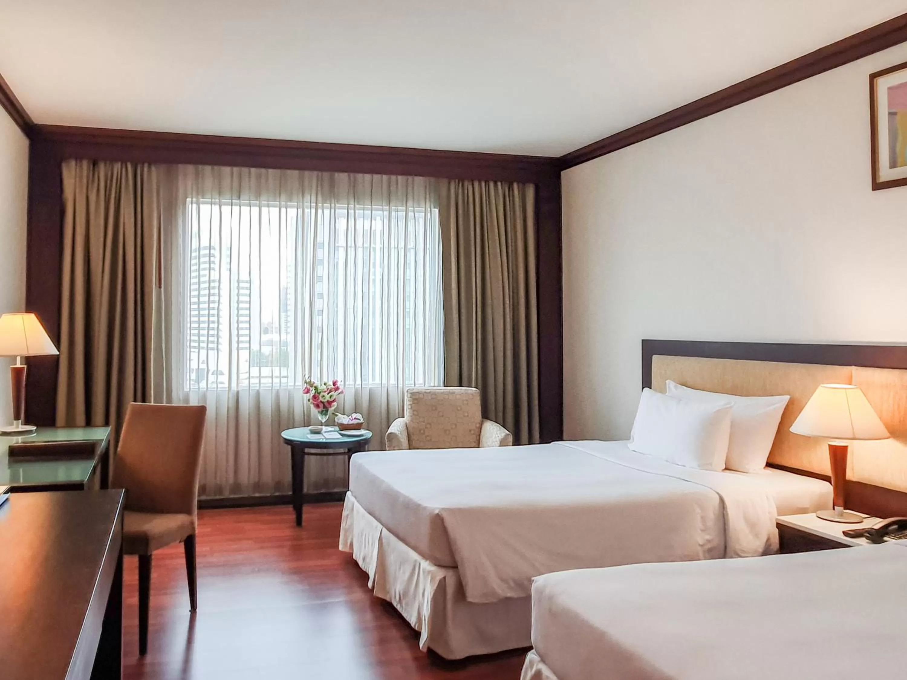 Deluxe Twin Room in Zenith Sukhumvit Hotel, Bangkok