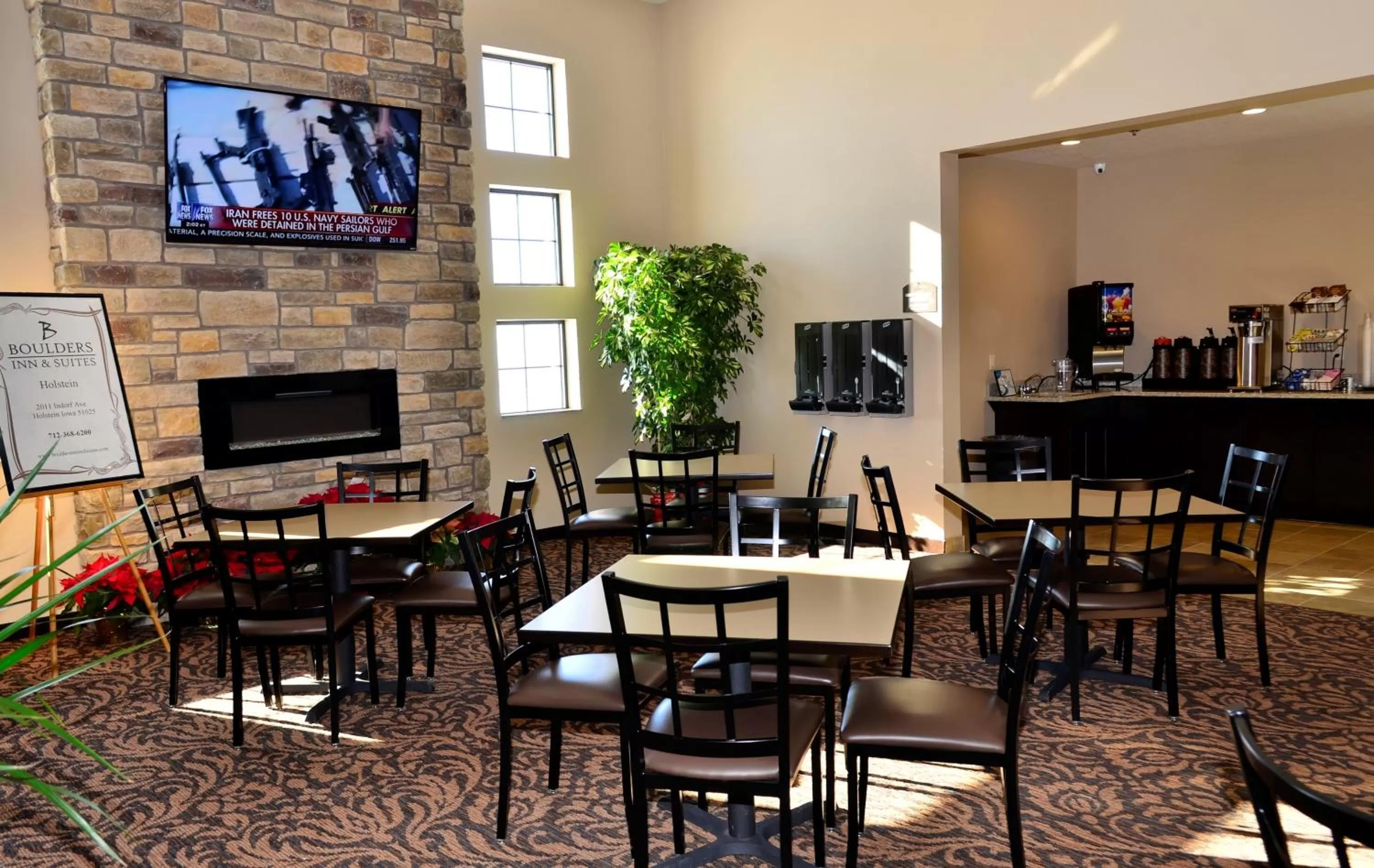 Breakfast in Cobblestone Inn & Suites - Holstein