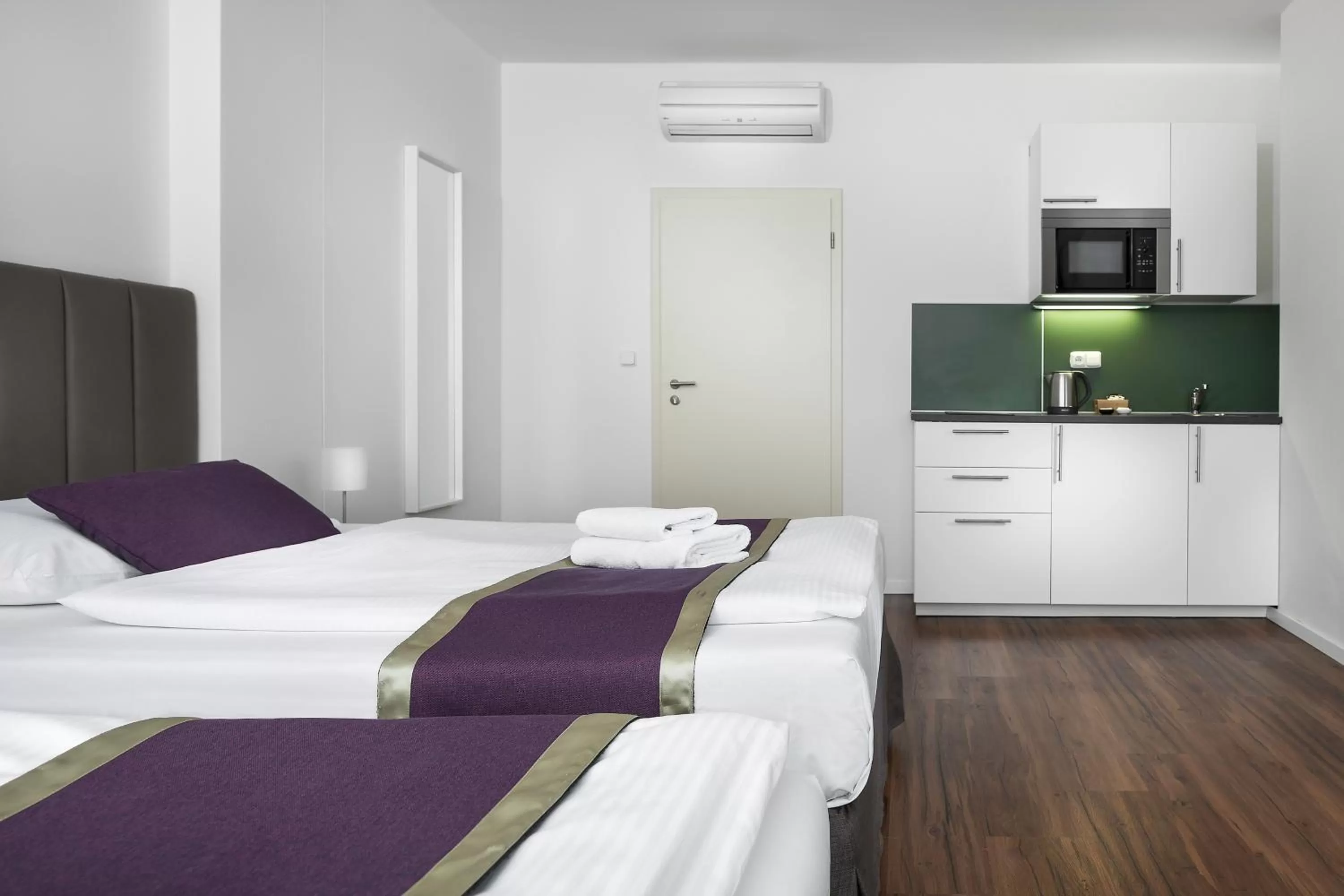 Superior Suite in Elizabeth Suites