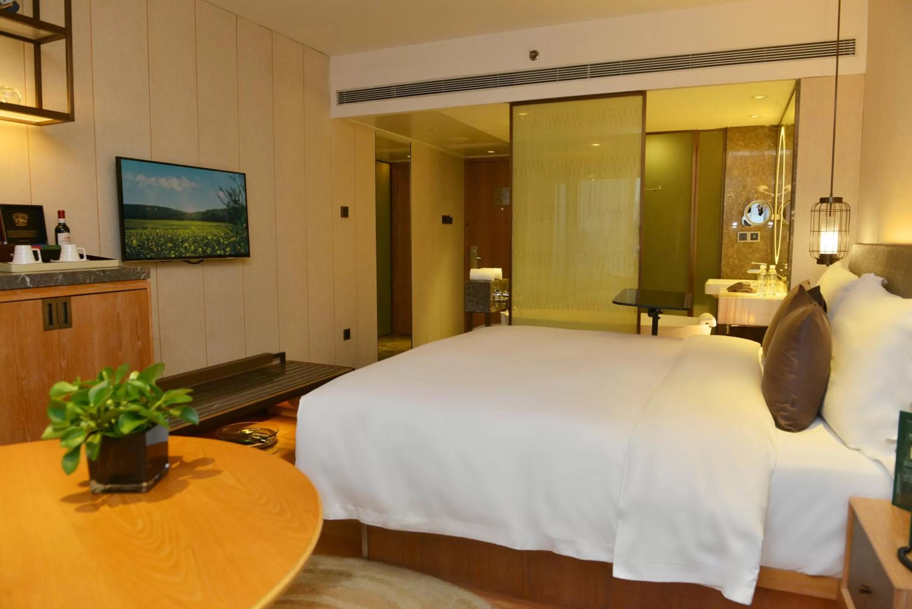 E500 King Room - Non Smoking in The Garden Hotel Guangzhou
