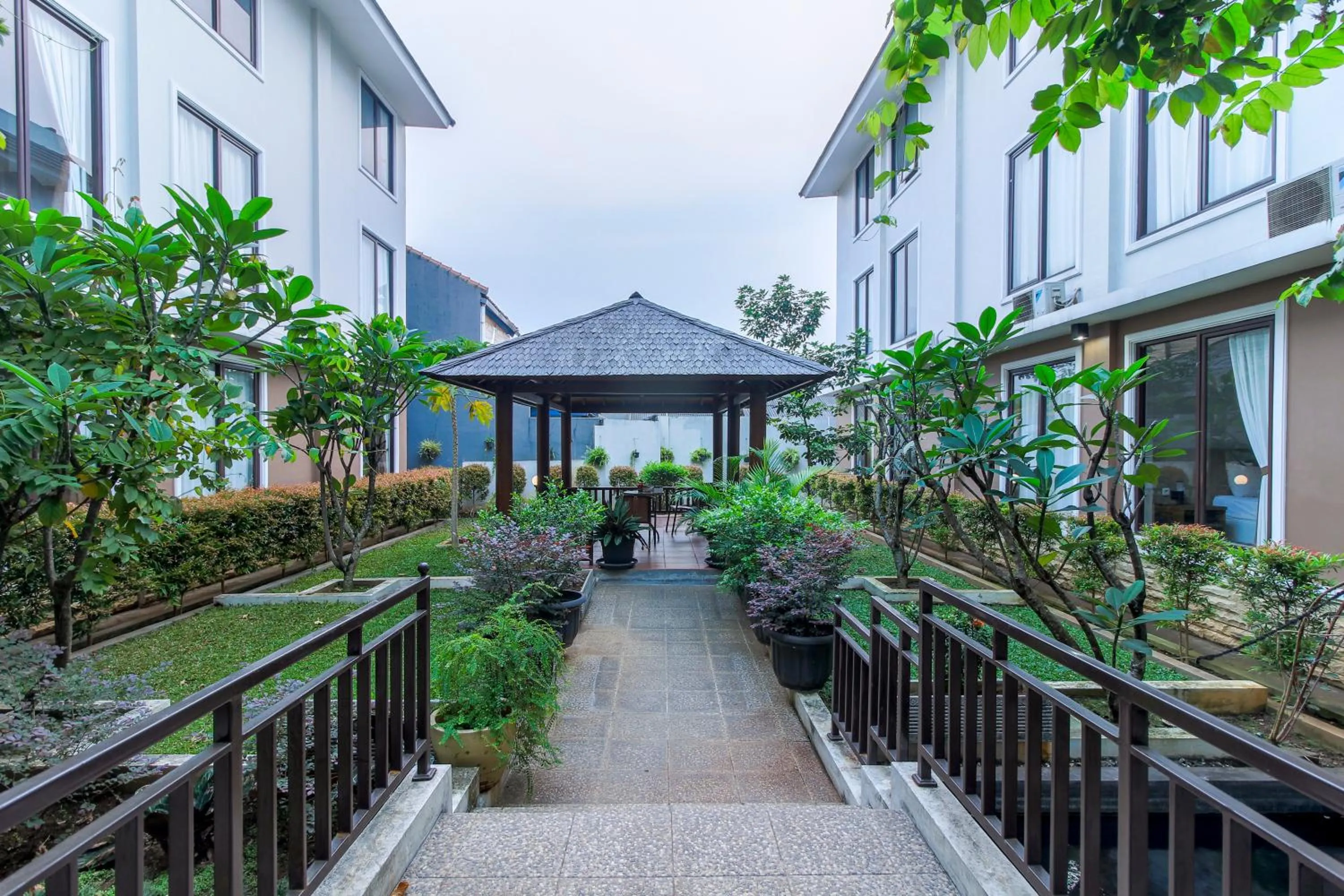 Sans Vibes Jasmine Suite TB Simatupang