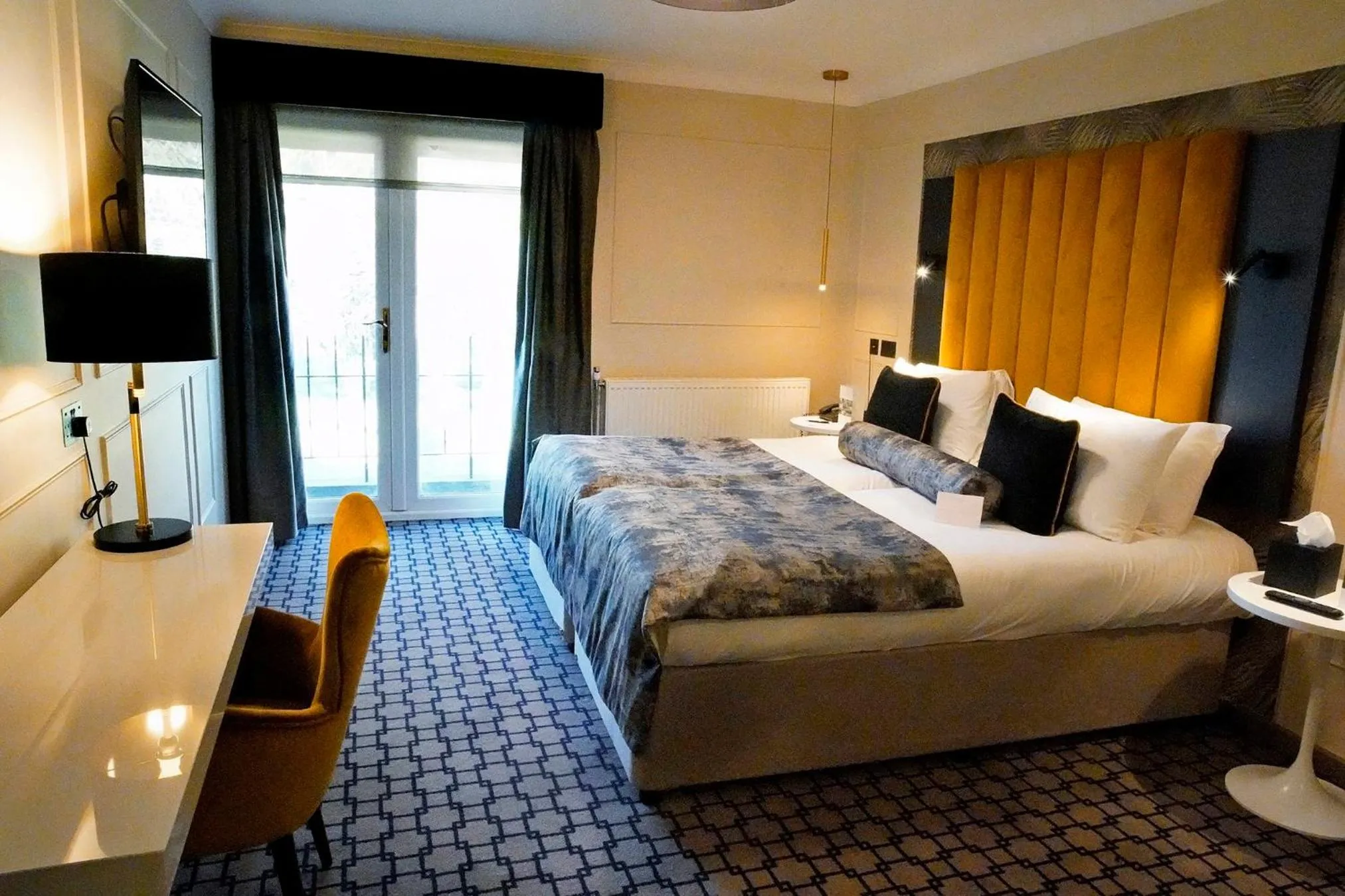 Deluxe Double Room in Denham Grove