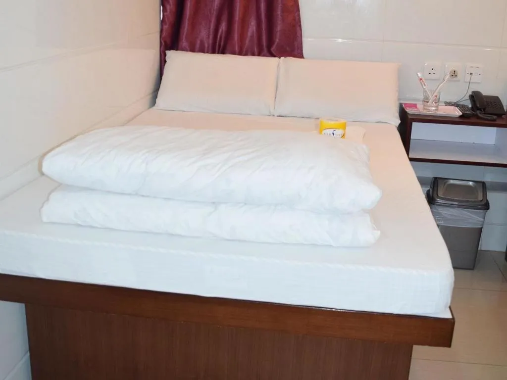 Deluxe Double Room in Pay-Less Guesthouse (7/F A9)