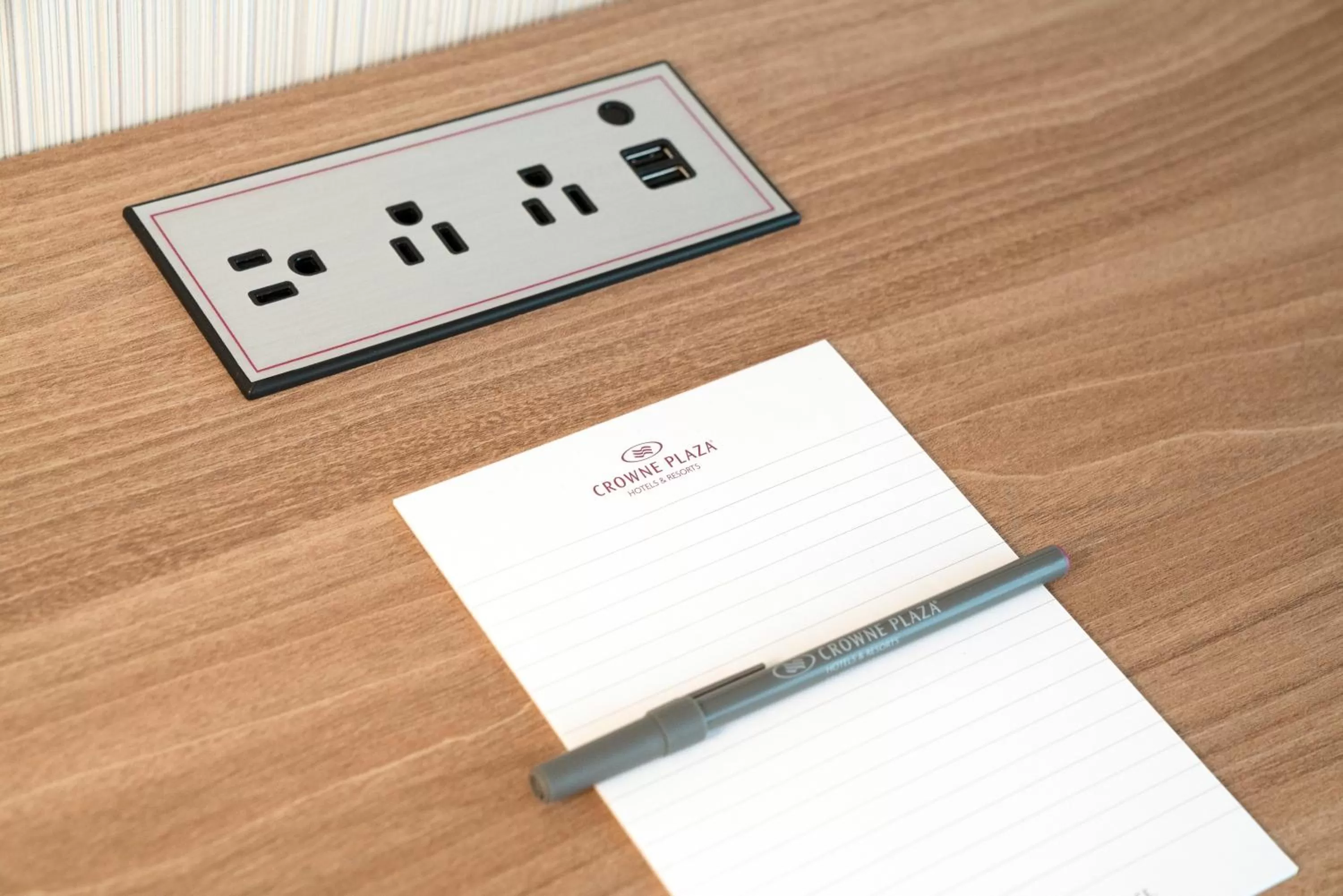 Standard King Room - Communications Accessible in Crowne Plaza Hotel Philadelphia - King of Prussia by IHG