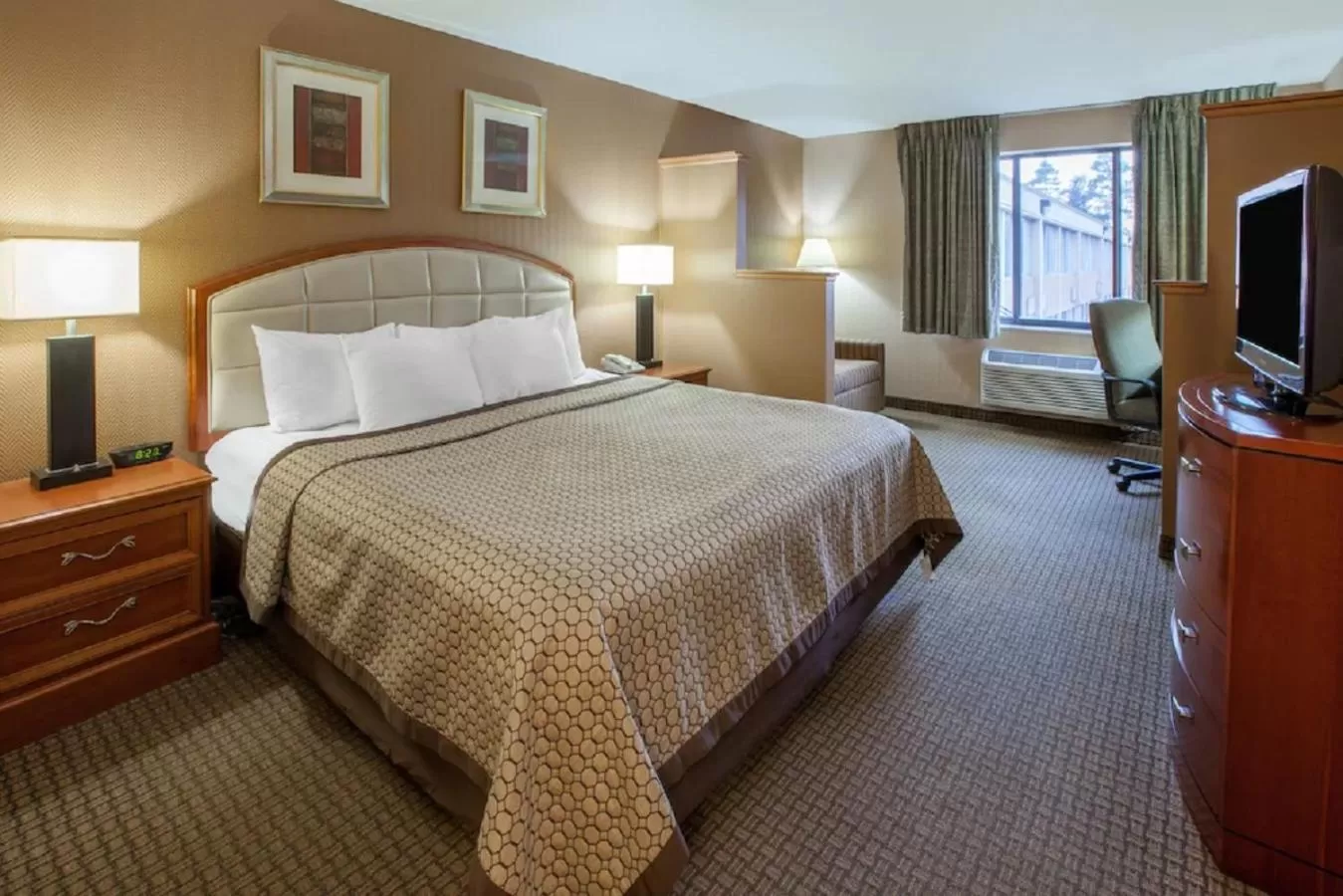 King Suite with Sofa Bed - Non-Smoking in Quality Inn & Suites