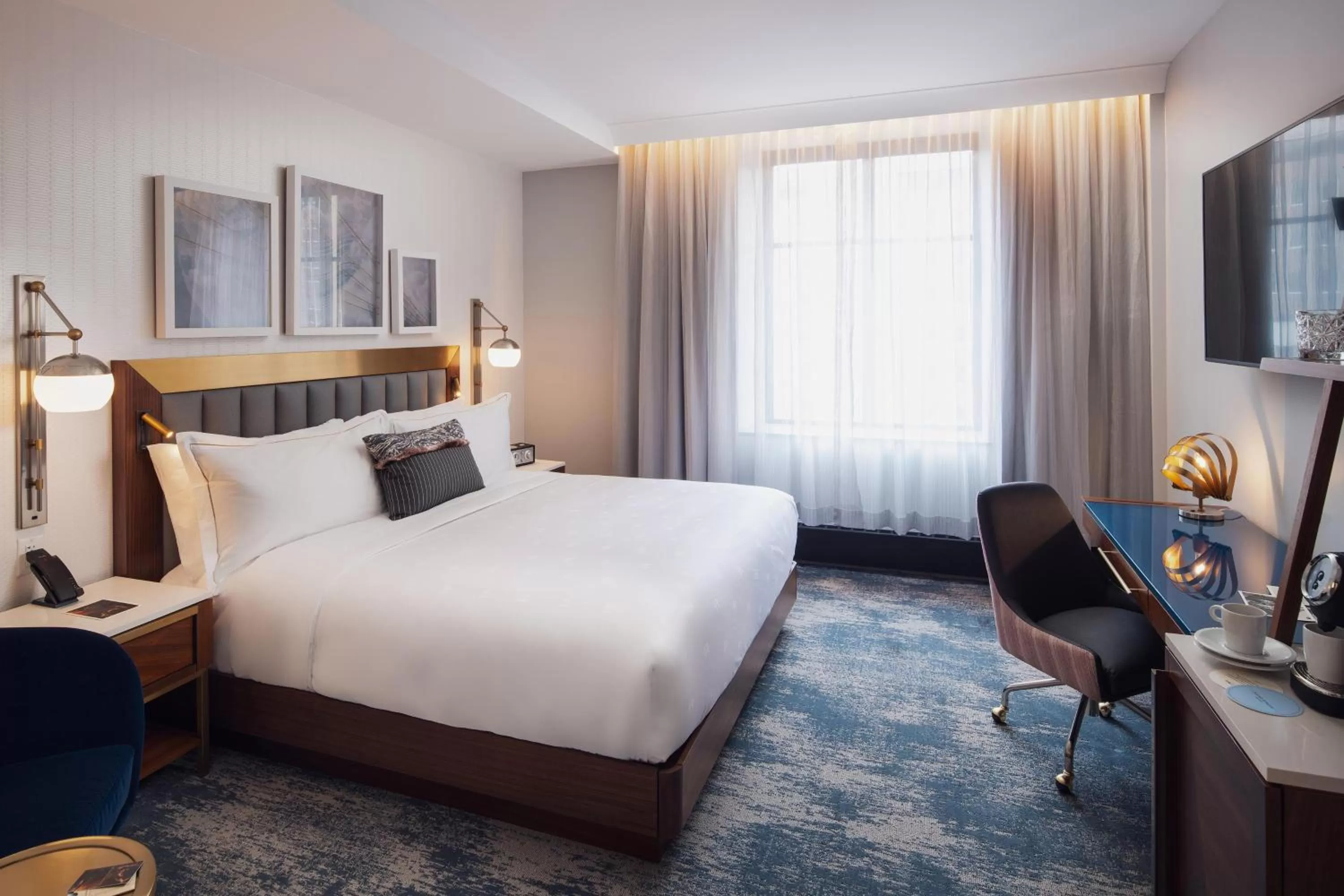 King Room with City View - Hearing Accessible in Rand Tower Hotel, Minneapolis, a Tribute Portfolio Hotel