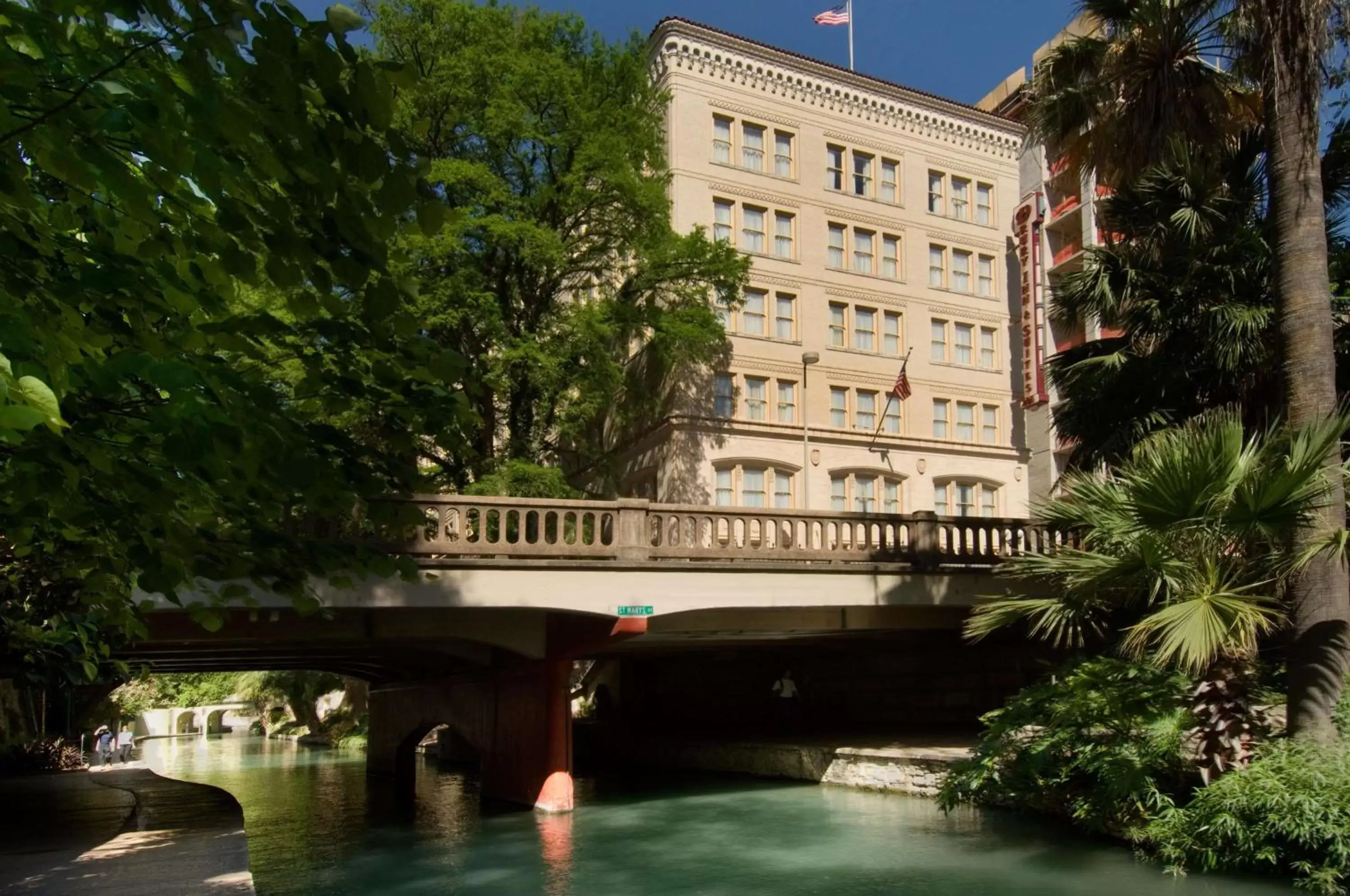 Drury Inn & Suites San Antonio Riverwalk Drury Inn & Suites San Antonio Riverwalk