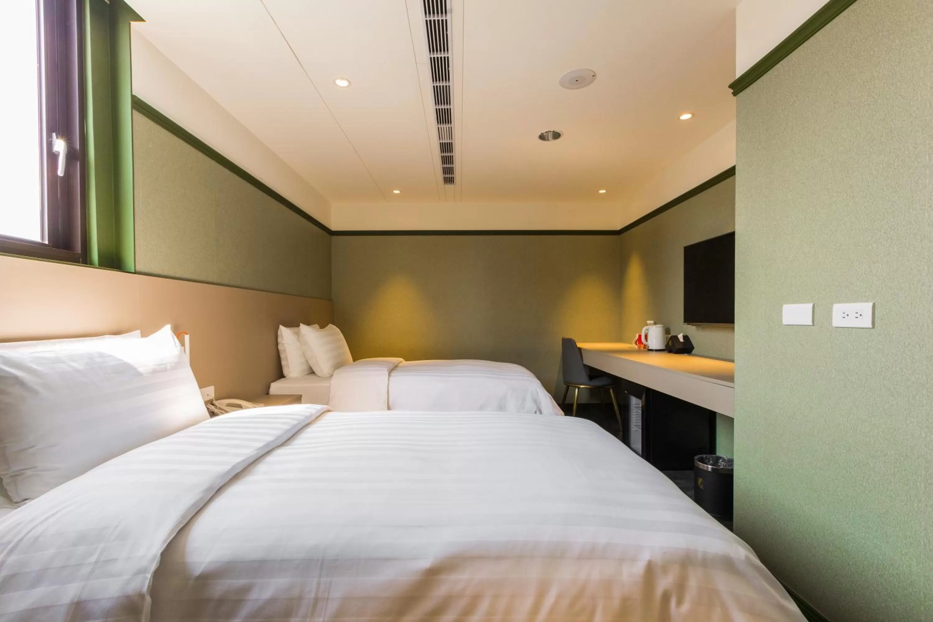 Standard Twin Room in Q21 Hotel