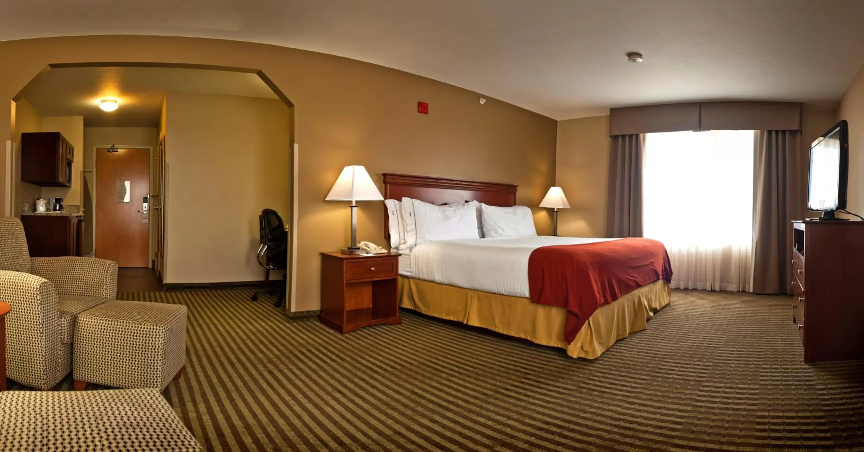 King Suite with Hot Tub - Non-Smoking in Holiday Inn Express Walla Walla by IHG