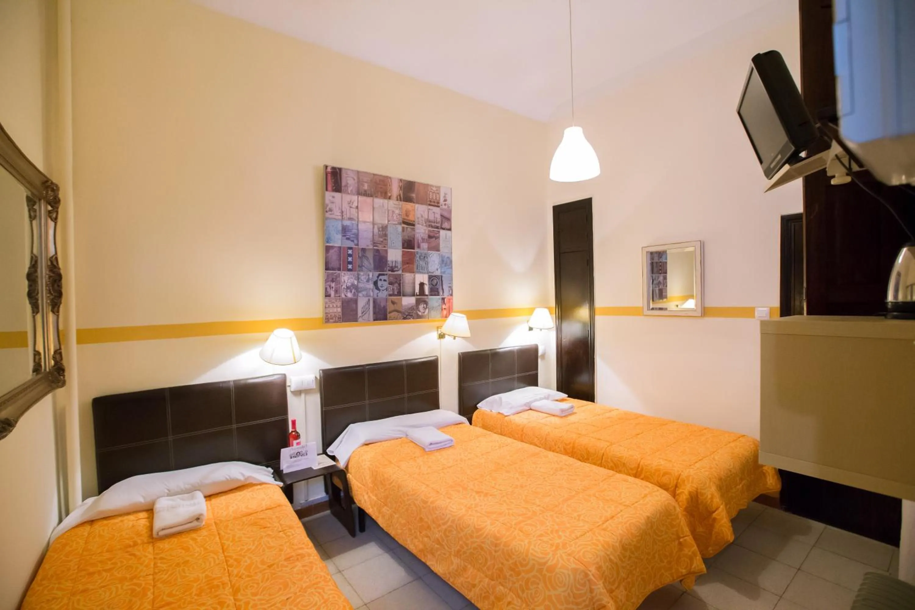 Double Room with Extra Bed (3 Adults) with Shared Bathroom in Nuevo Suizo