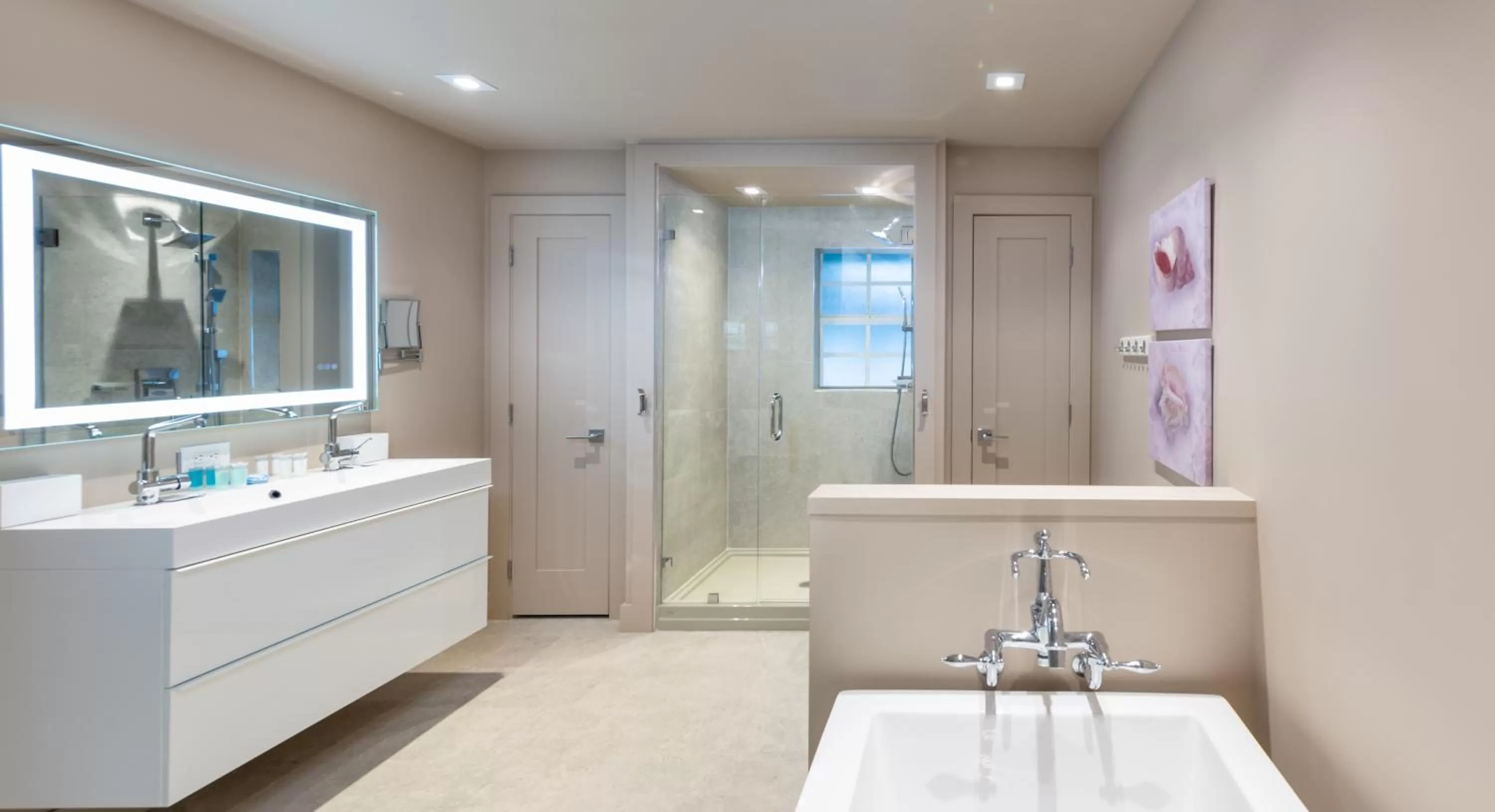 Waterfront Bougainvillea Two Bedroom Master Suite in Lime Tree Bay Resort