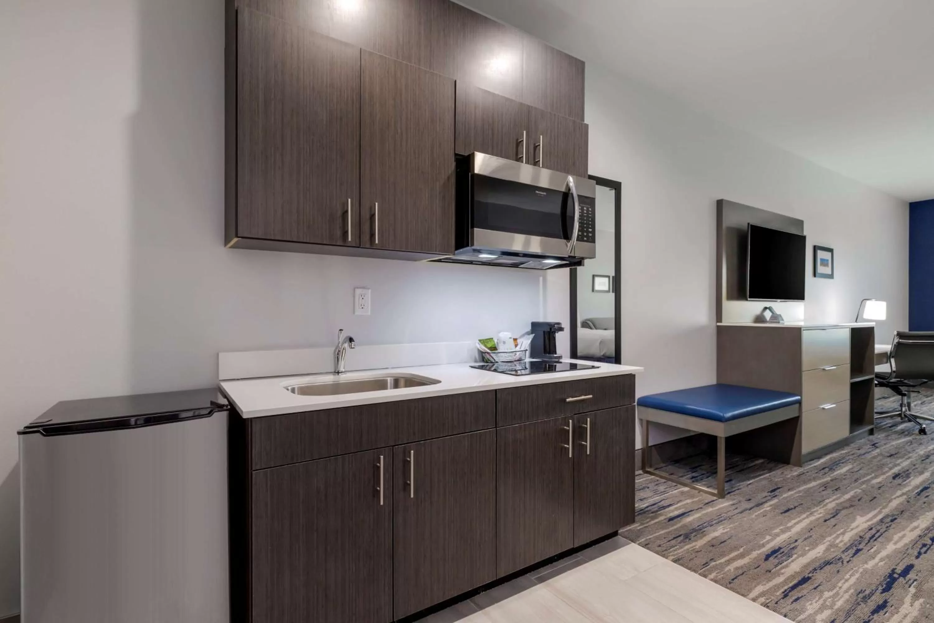 King Rom with Kitchenette in Best Western Plus Choctaw Inn & Suites