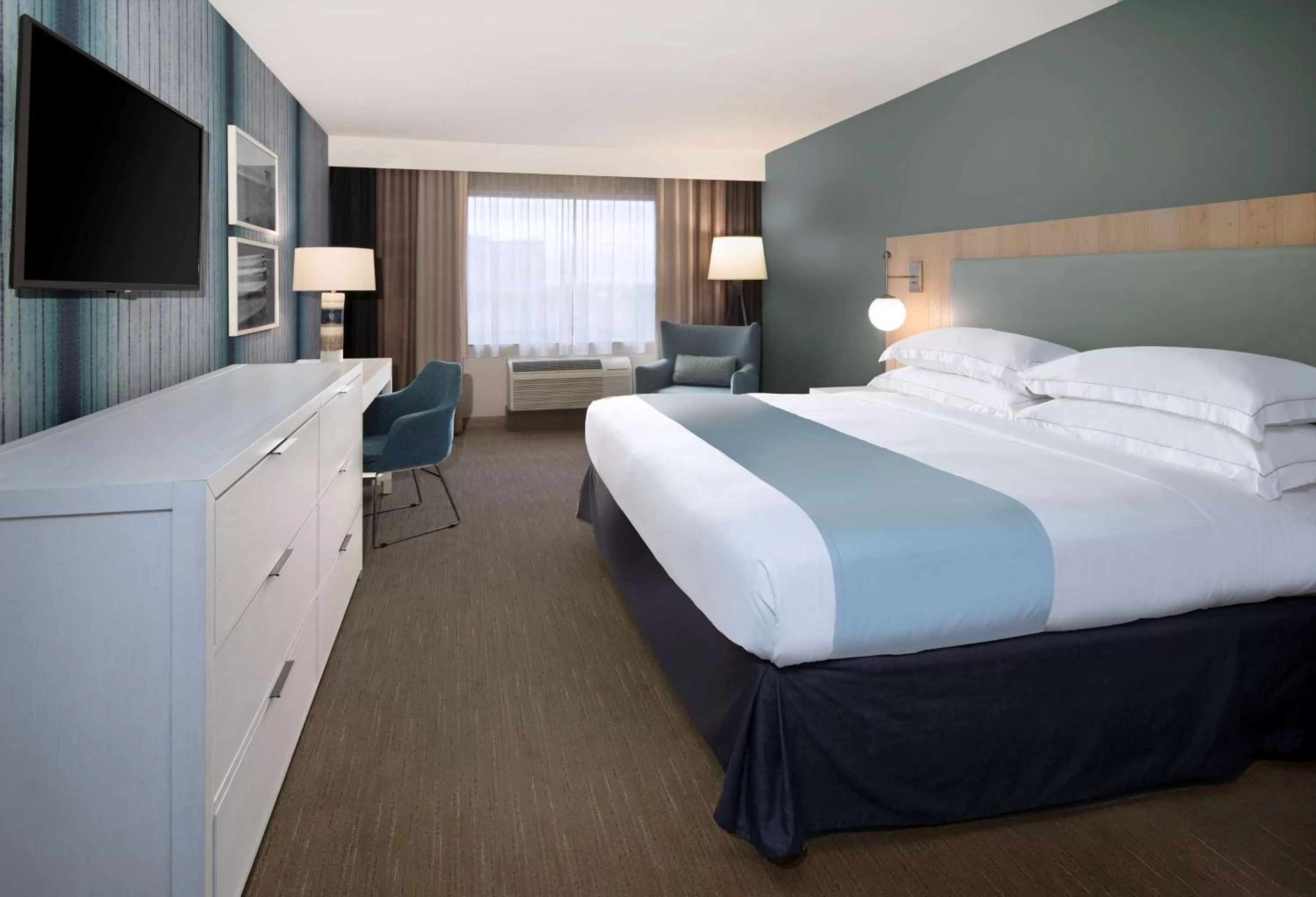 King Room in SunCoast Hotel Anaheim, Tapestry Collection by Hilton