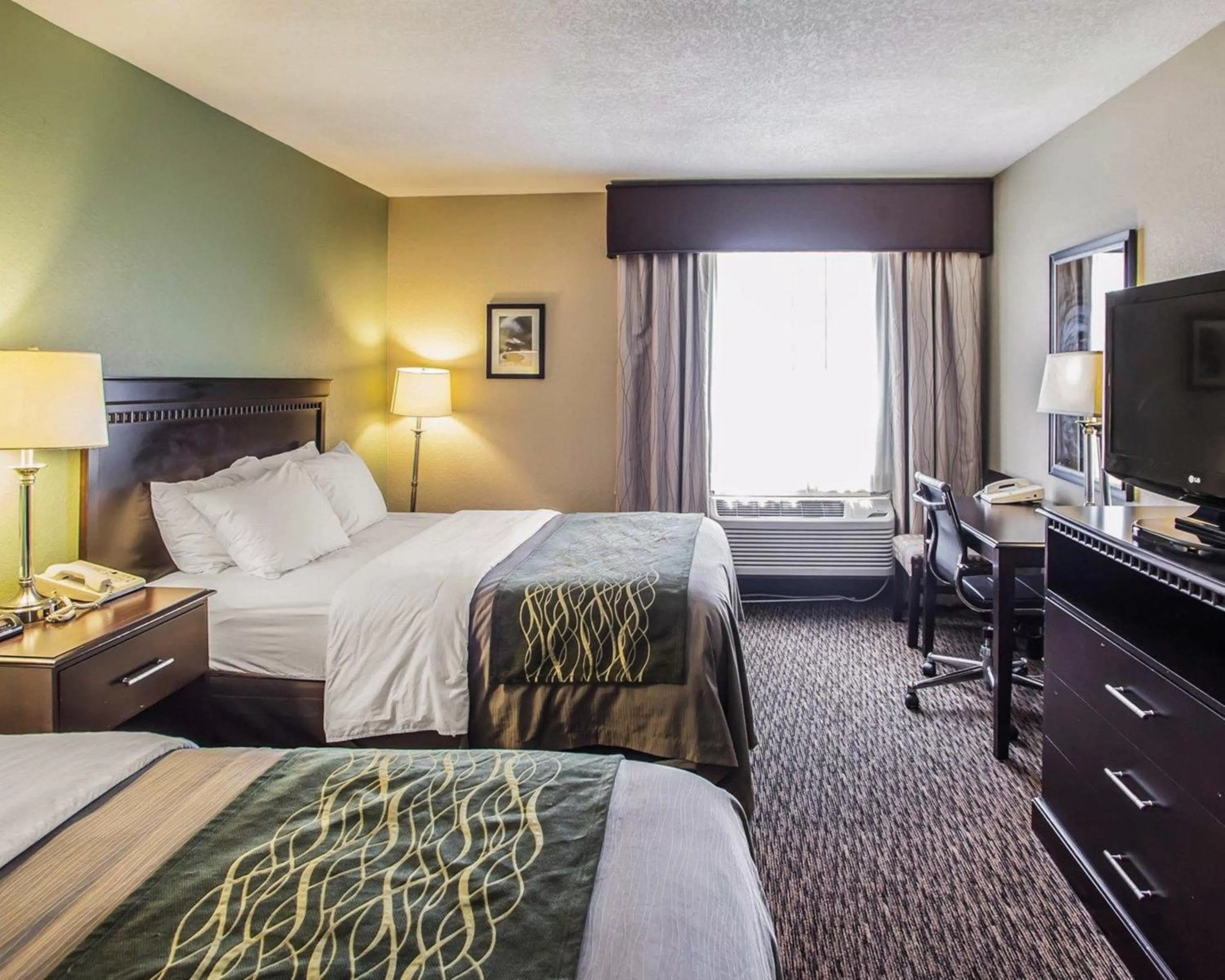 Queen Room with Two Queen Beds - Non-Smoking in Quality Inn Belton - Kansas City South